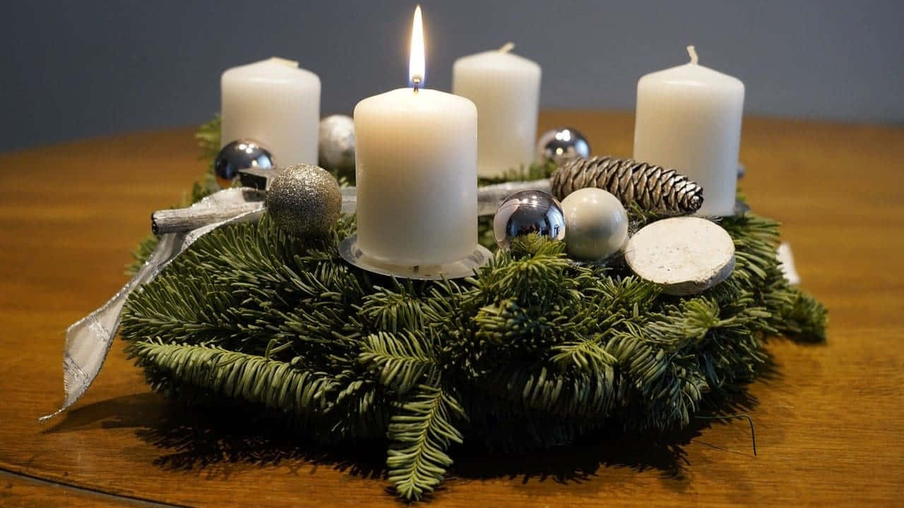 First Sunday of Advent, white candle, green fir wreath, HD Desktop Wallpaper