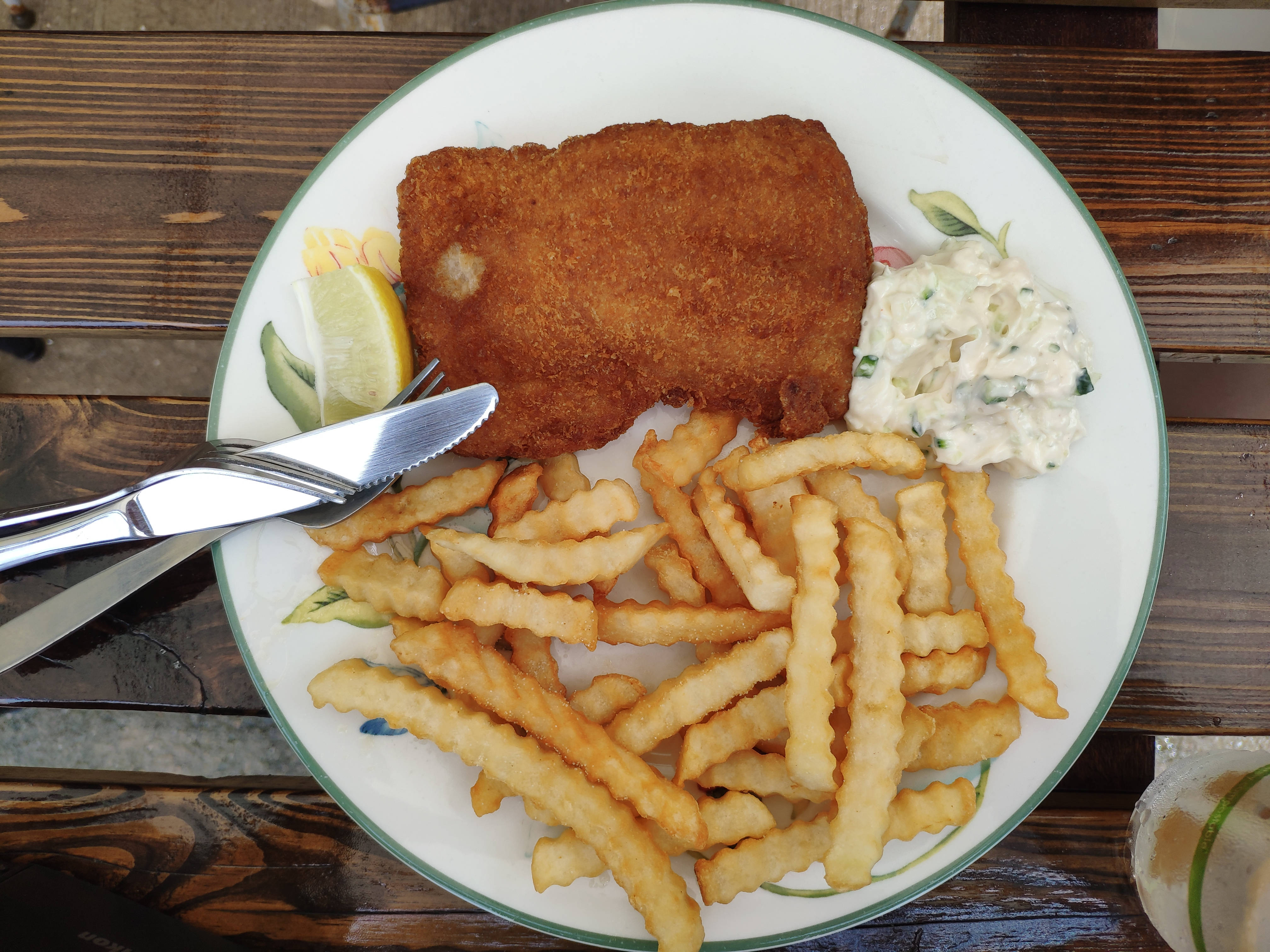 fish and chips, golden-brown, crinkle-cut fries, 4K Desktop Wallpaper