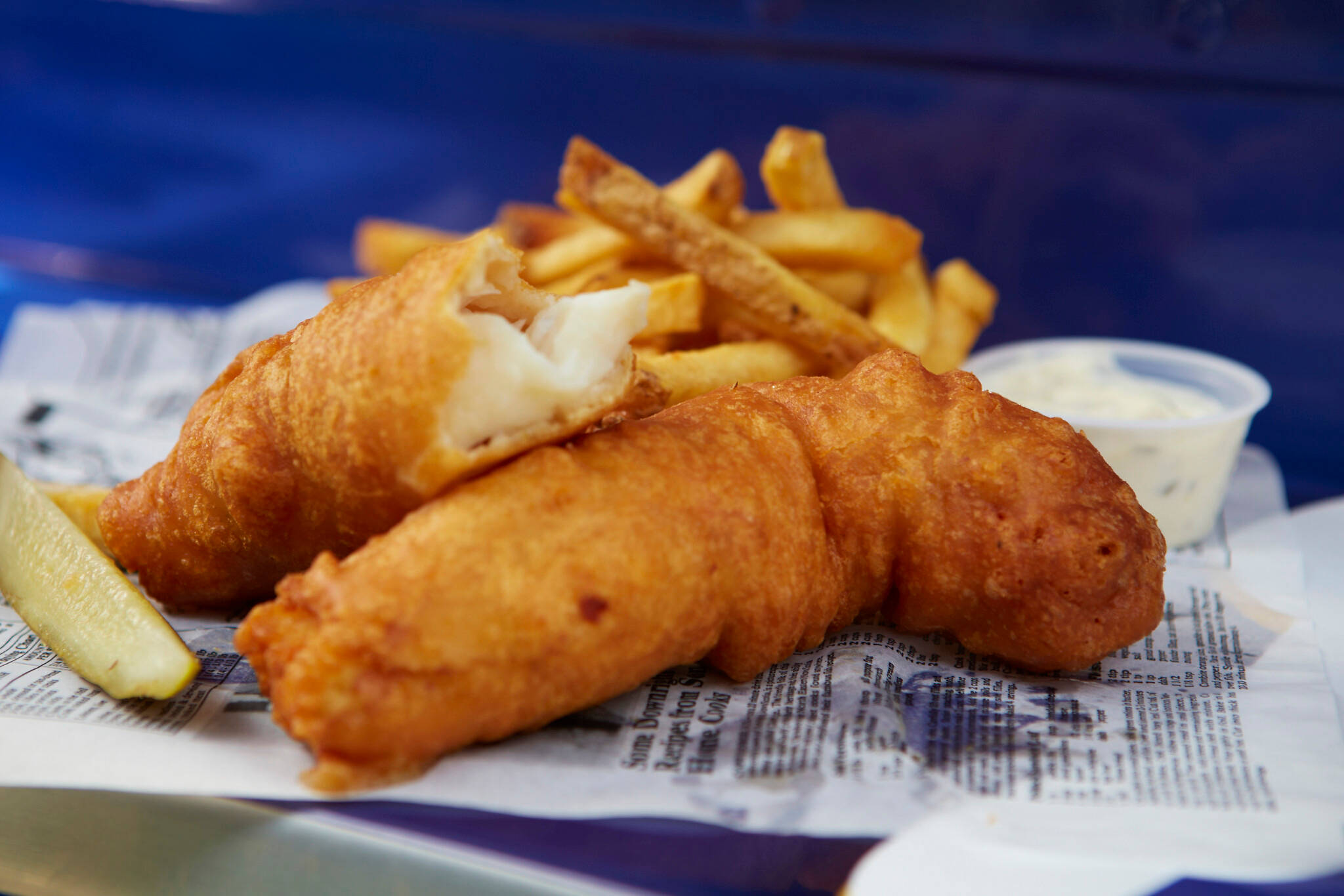 fish and chips, tartar sauce, pickle, Full HD Desktop Wallpaper