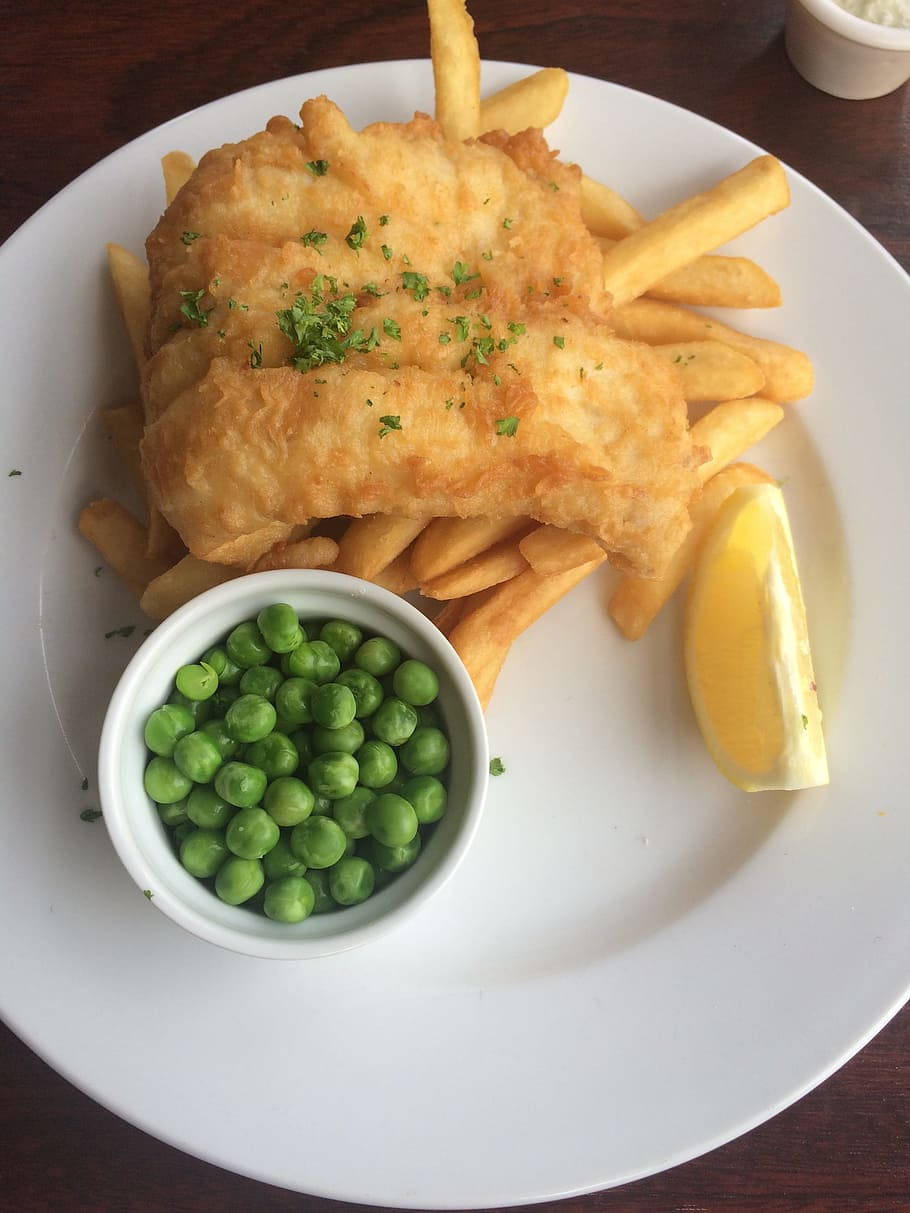 classic fish and chips plate, golden-brown fish, chips, SD Phone Wallpaper