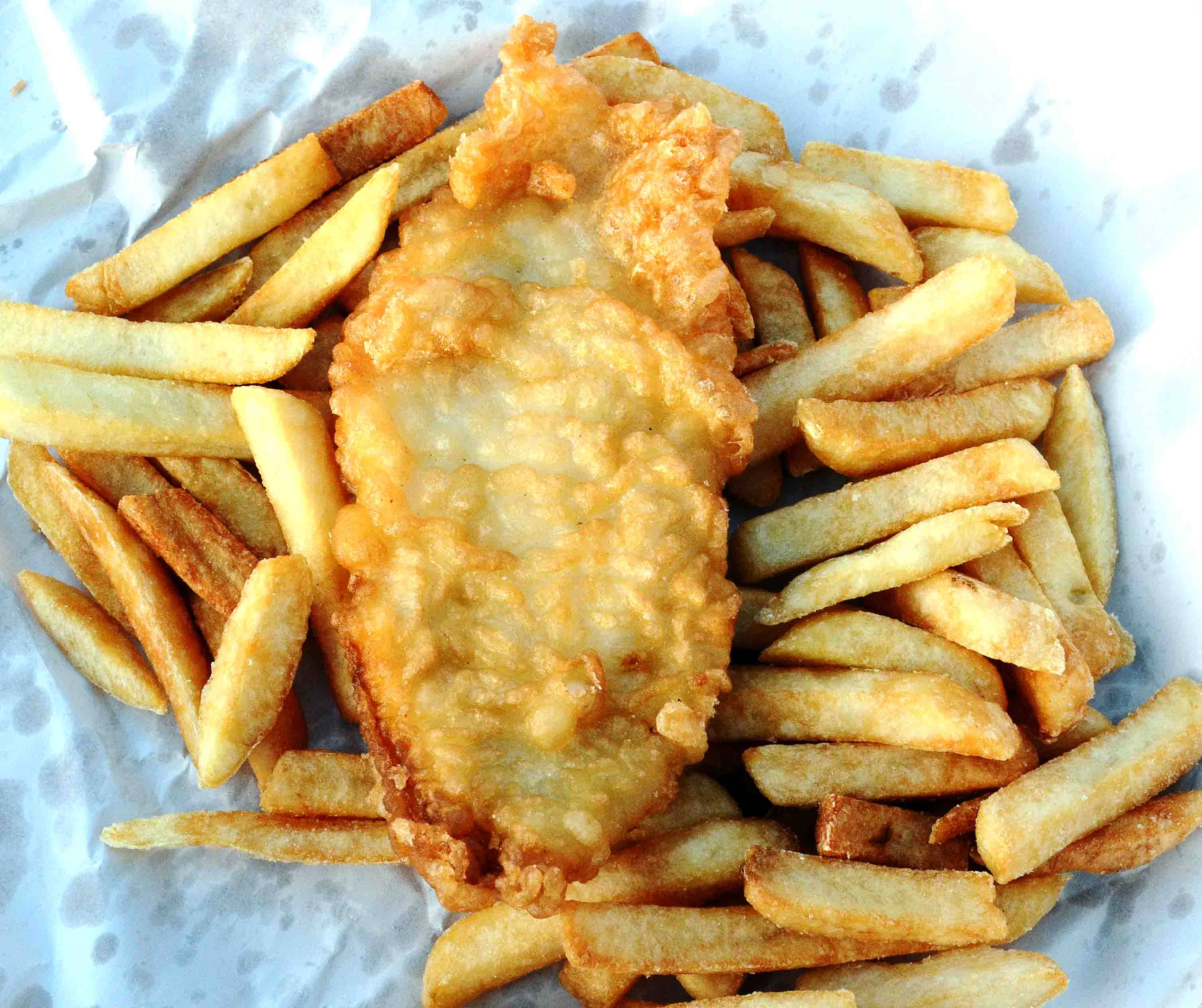 fish and chips, golden-brown, crinkled paper, 2K Desktop Wallpaper