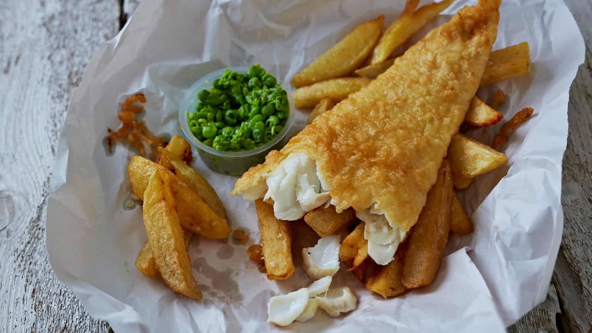 half eaten basket of fish and chips, crispy golden fish and chips, green peas, Full HD Desktop Wallpaper
