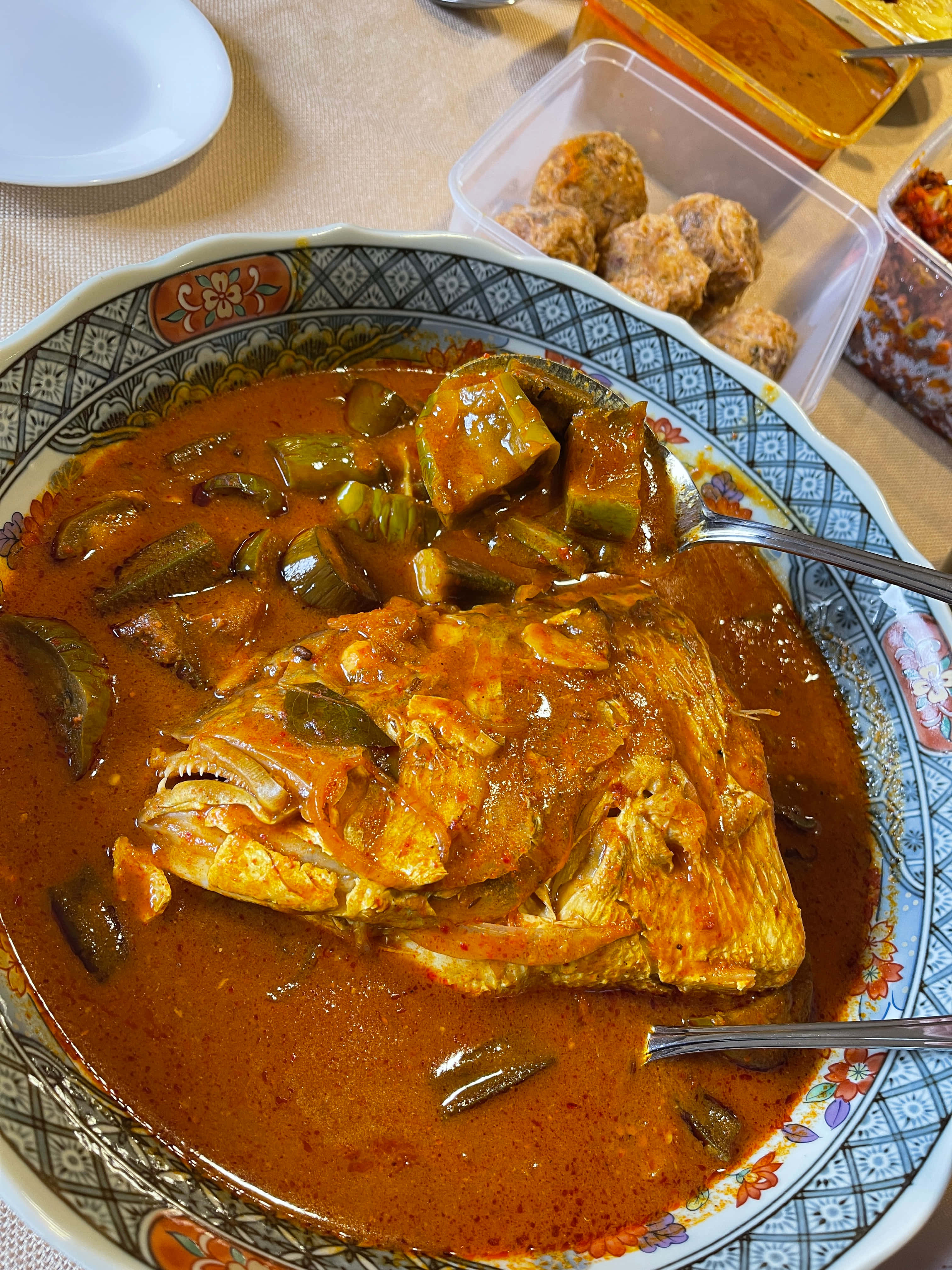 Fish Head Curry, steaming bowl, rich red fish curry, 4K Phone Wallpaper