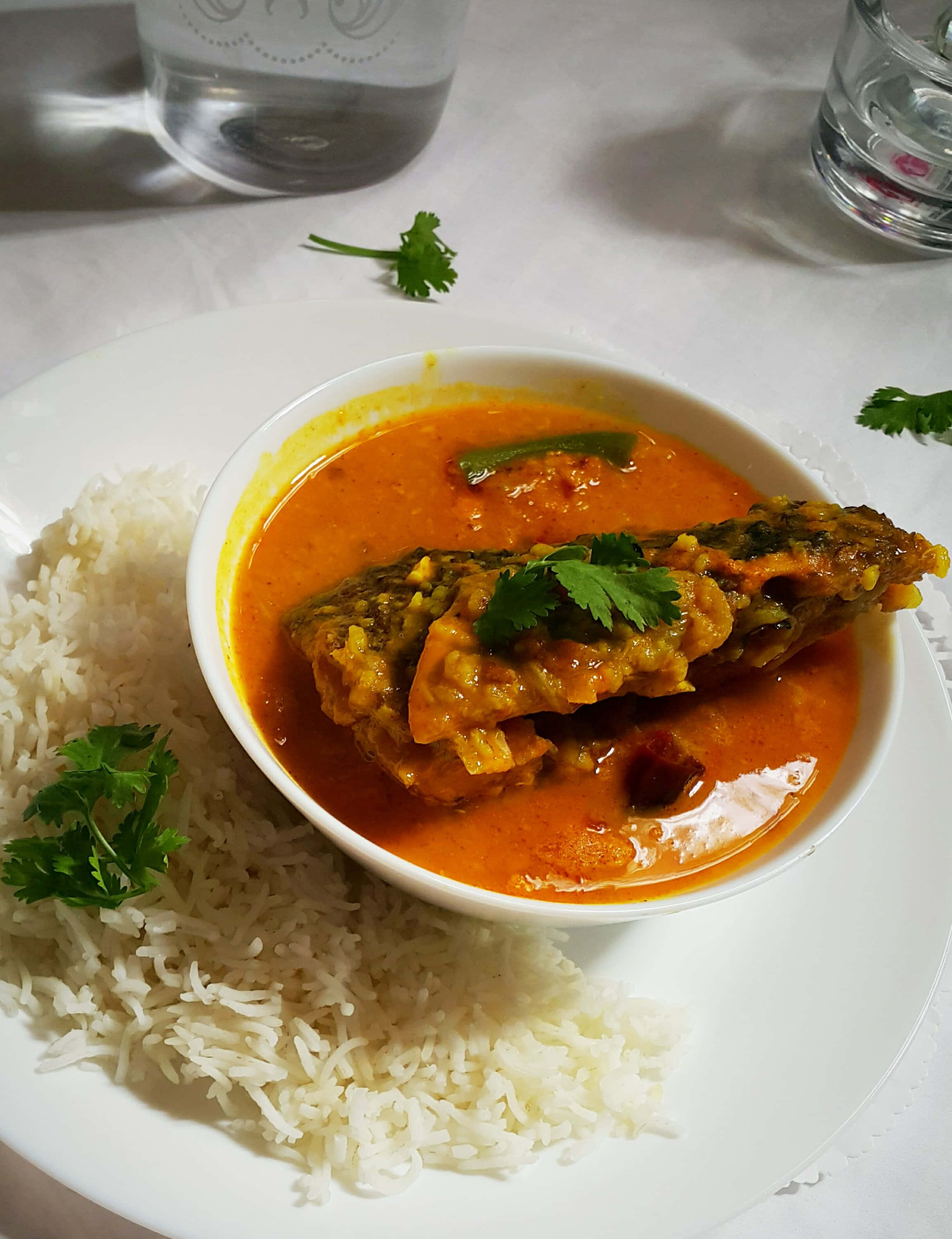 Fish Head Curry, rich orange fish curry, fresh cilantro, 2K Phone Wallpaper