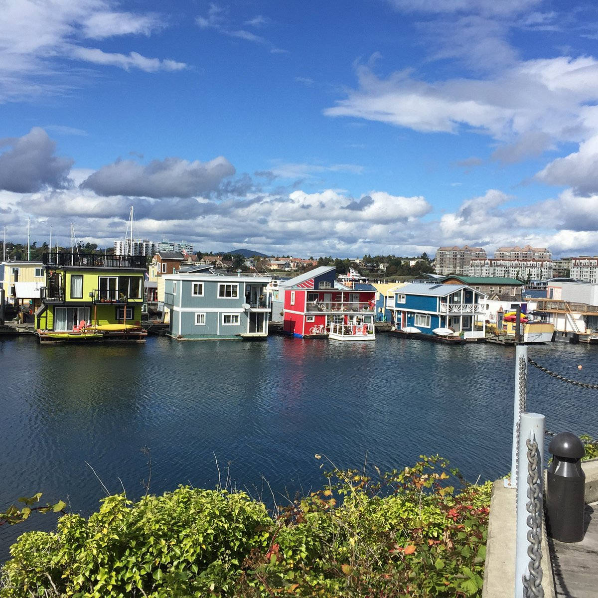 Fishermans Wharf, floating houses, calm harbor, SD Desktop Wallpaper
