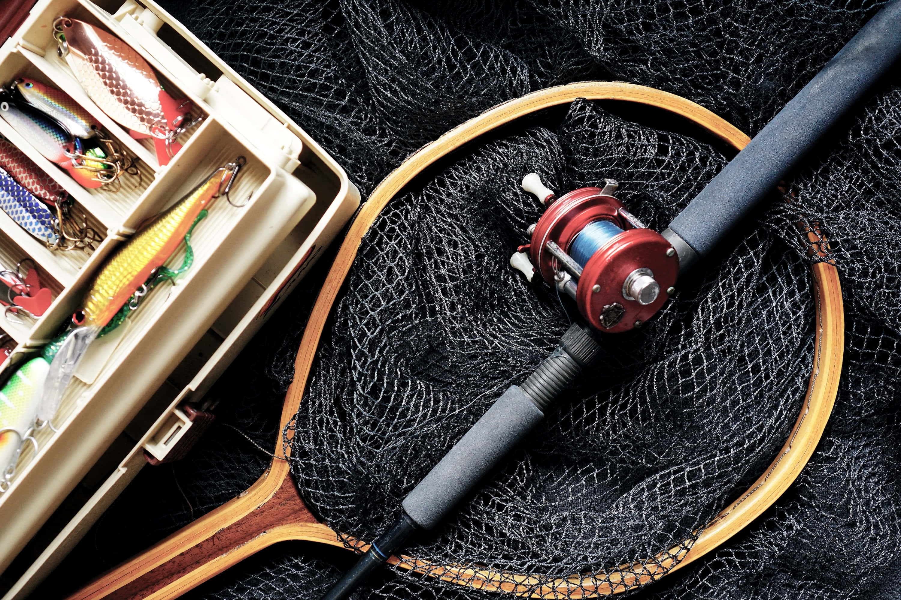 fishing rod 3000, red reel, black net, 2K Desktop Wallpaper