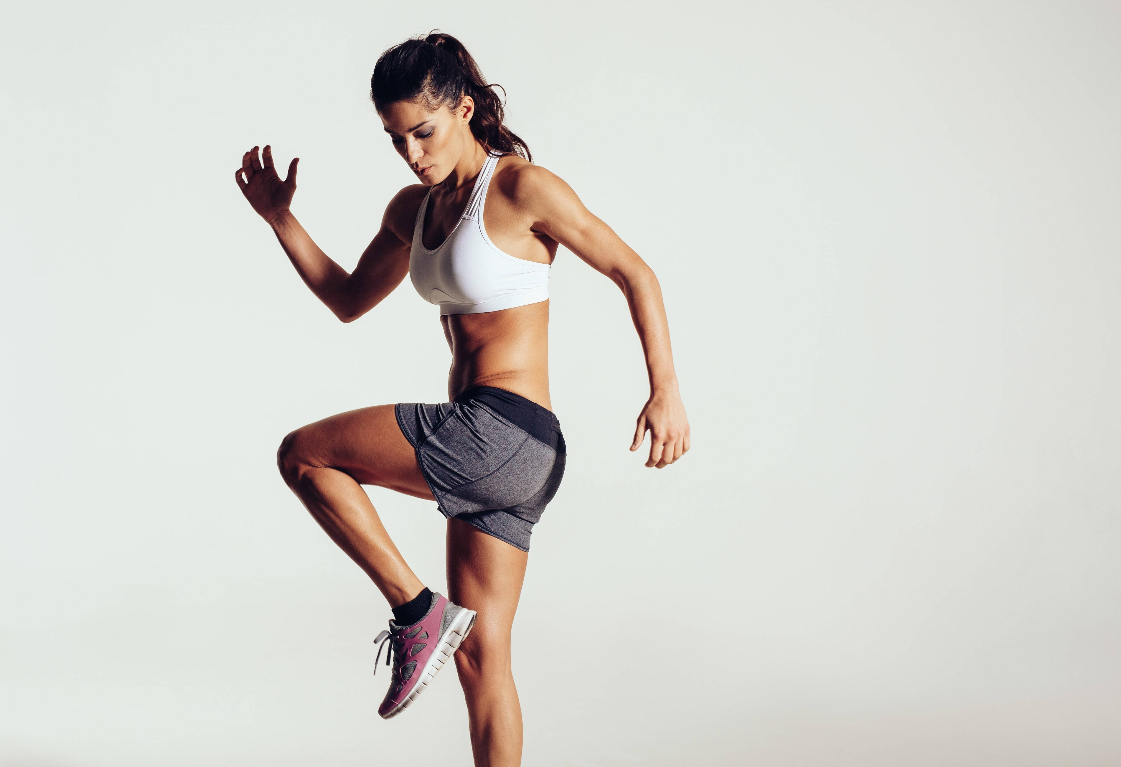 fit woman, athletic wear, mid-jump, 2K Desktop Wallpaper
