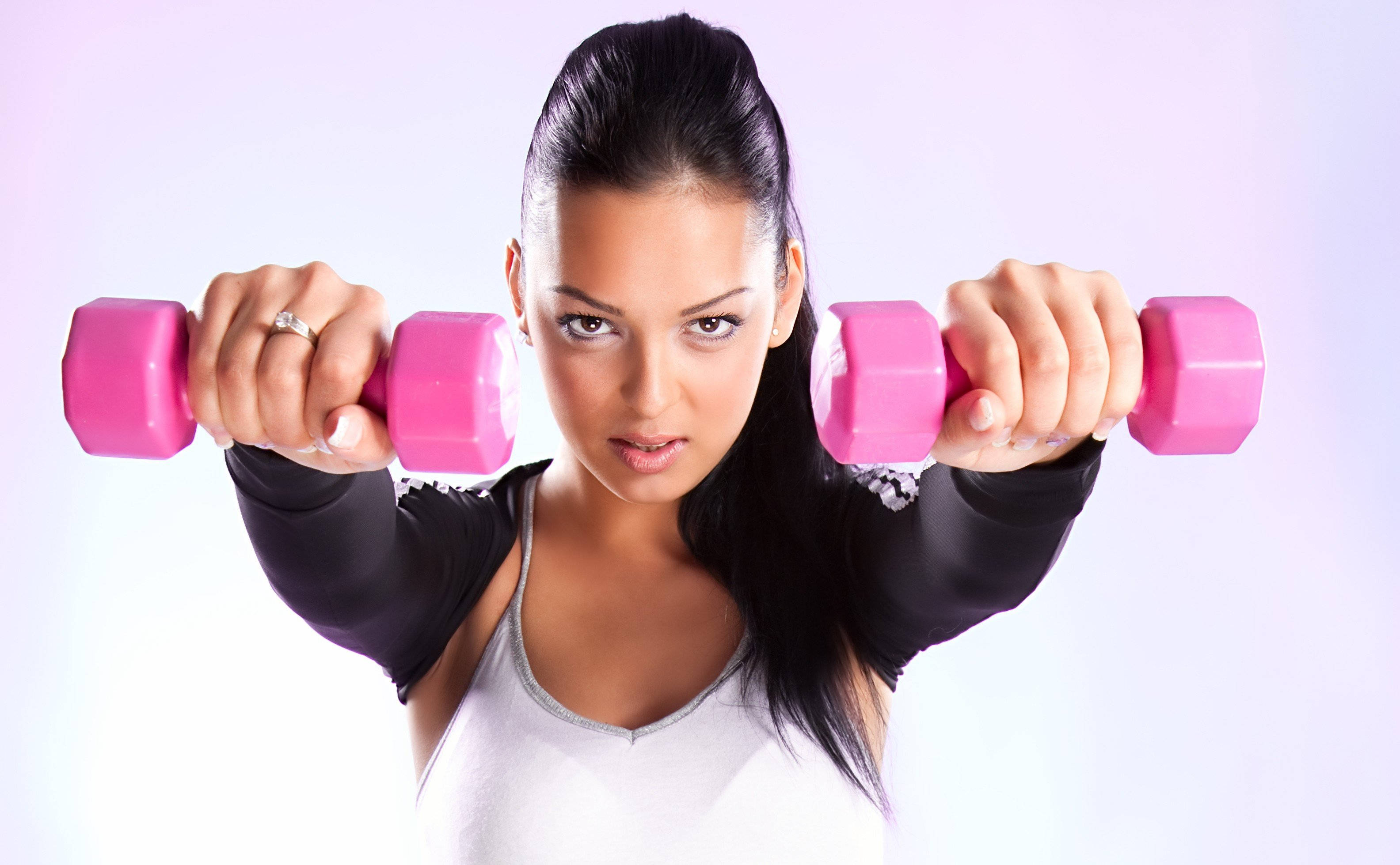 pink dumbbells, dark hair, soft lavender background, 2K Desktop Wallpaper