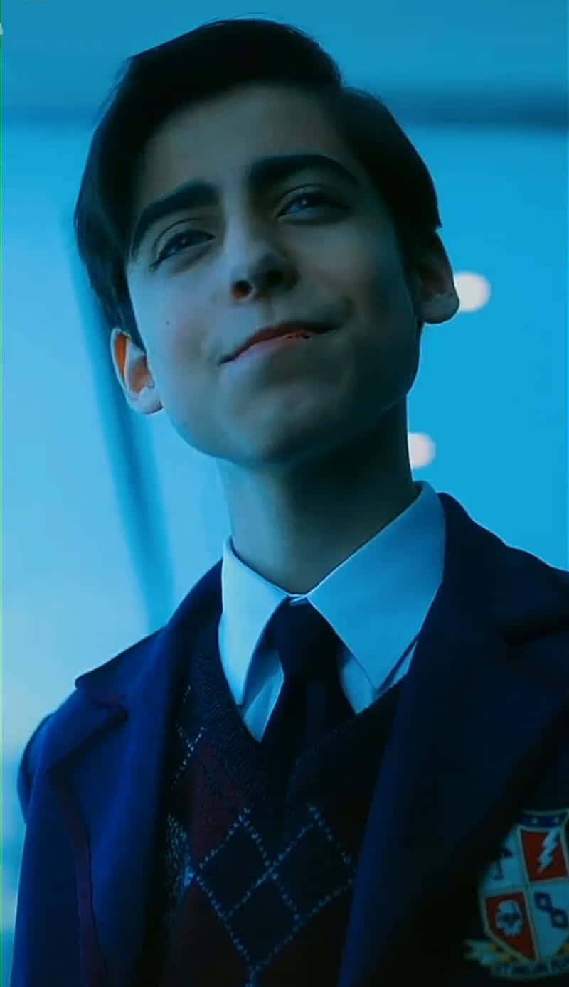 Five Hargreeves, school uniform, cool blue background, HD Phone Wallpaper