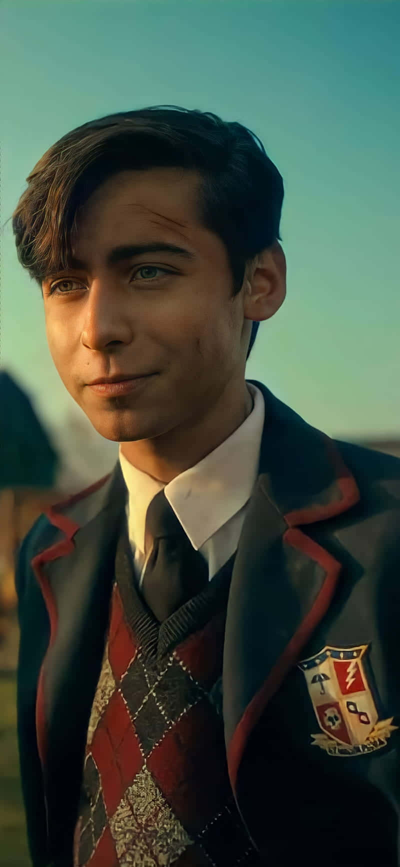 Five Hargreeves, school uniform, crest, HD Phone Wallpaper