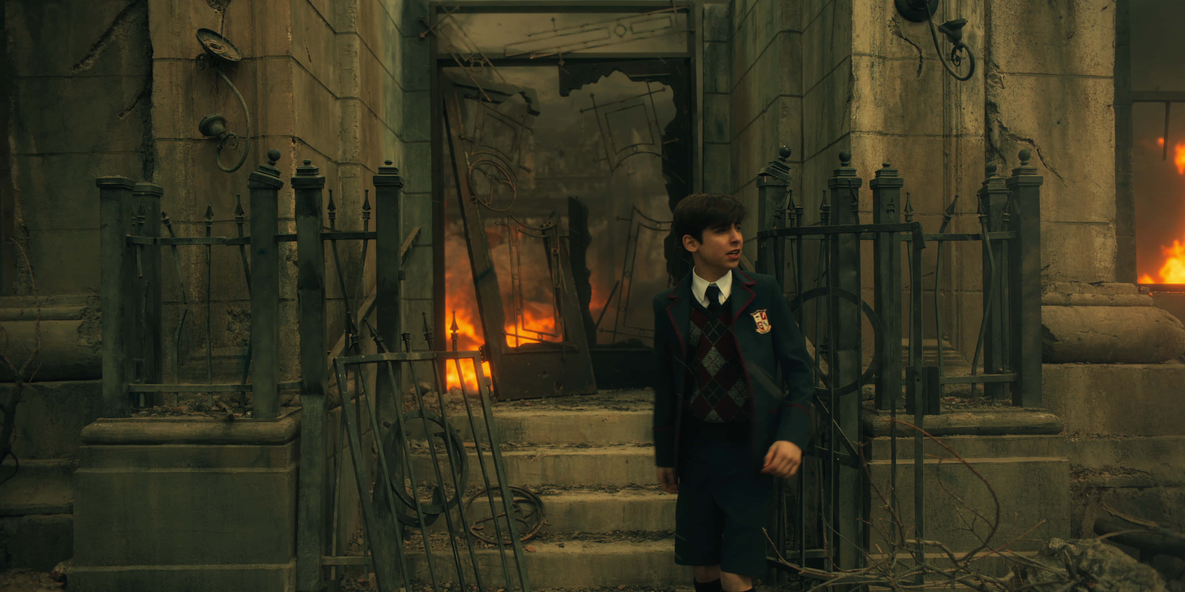 Five Hargreeves, school uniform, burning ruined building, 4K Desktop Wallpaper