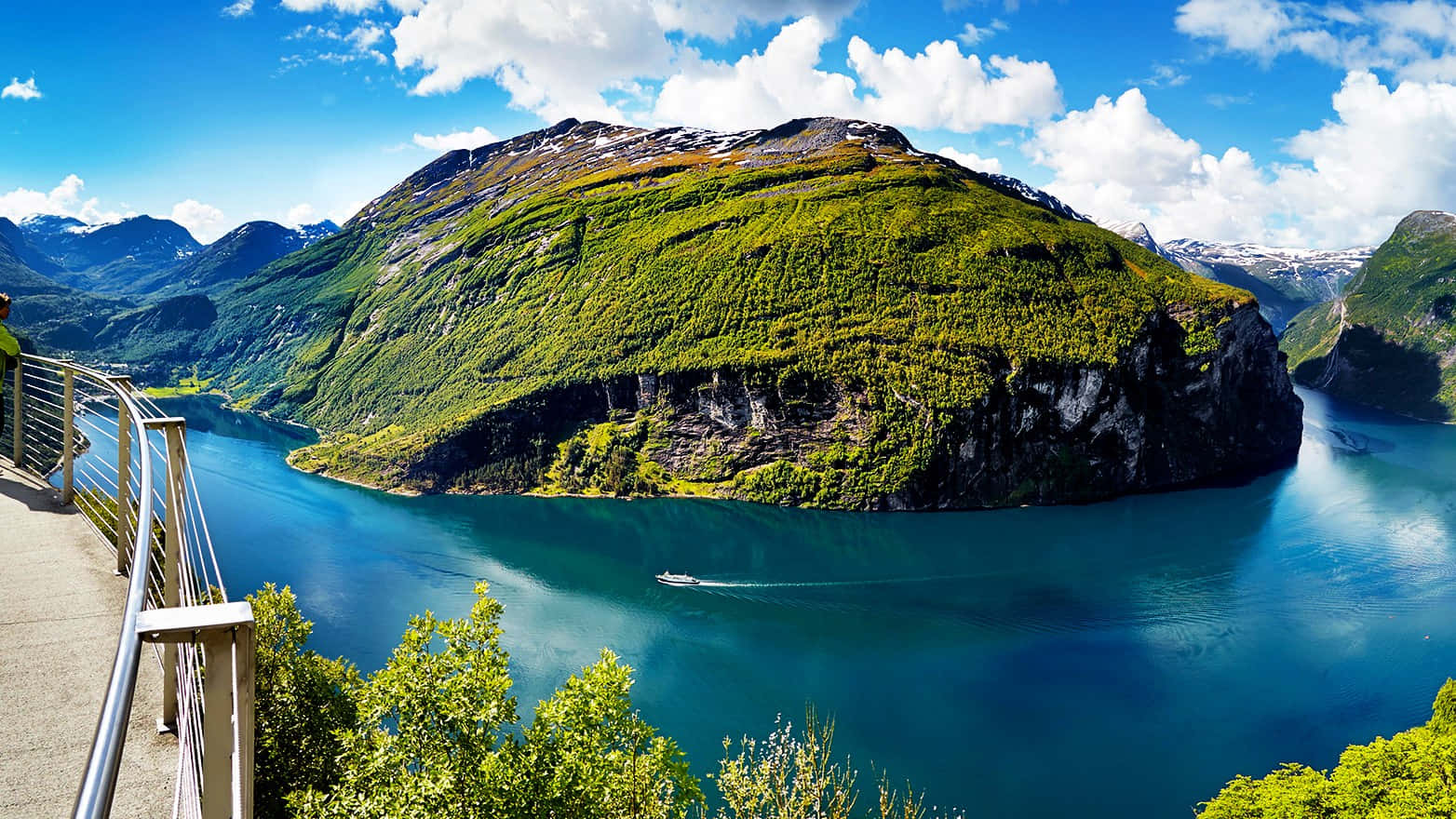 breathtaking fjord viewpoint, deep blue fjord, towering green mountains, HD Desktop Wallpaper