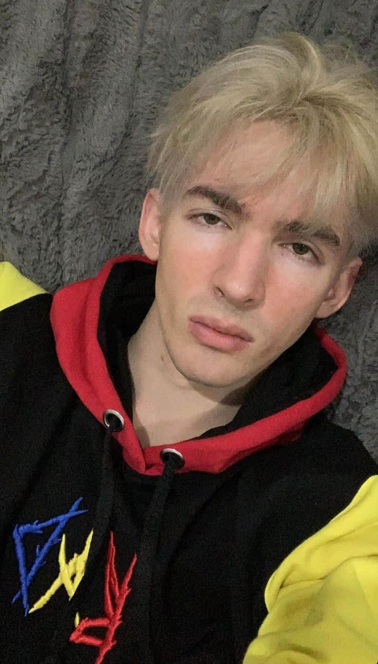 Flamingo Albert, platinum blonde hair, black hoodie, HD Phone Wallpaper