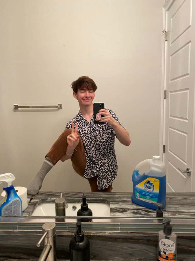 Flamingo Albert, leopard print shirt, mirror selfie, SD Phone Wallpaper