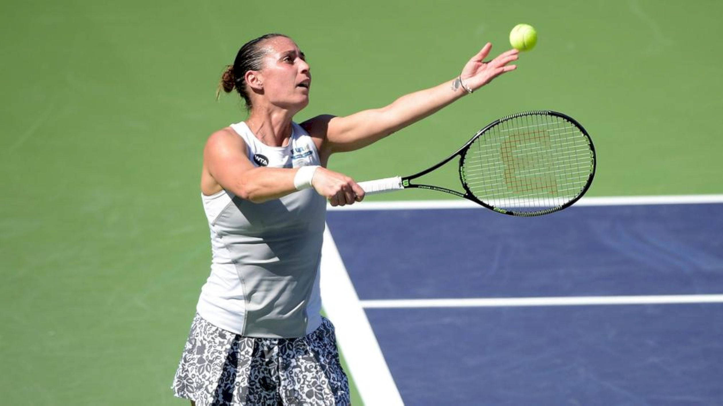 Flavia Pennetta, bright yellow ball, vibrant green and blue court, Full HD Desktop Wallpaper