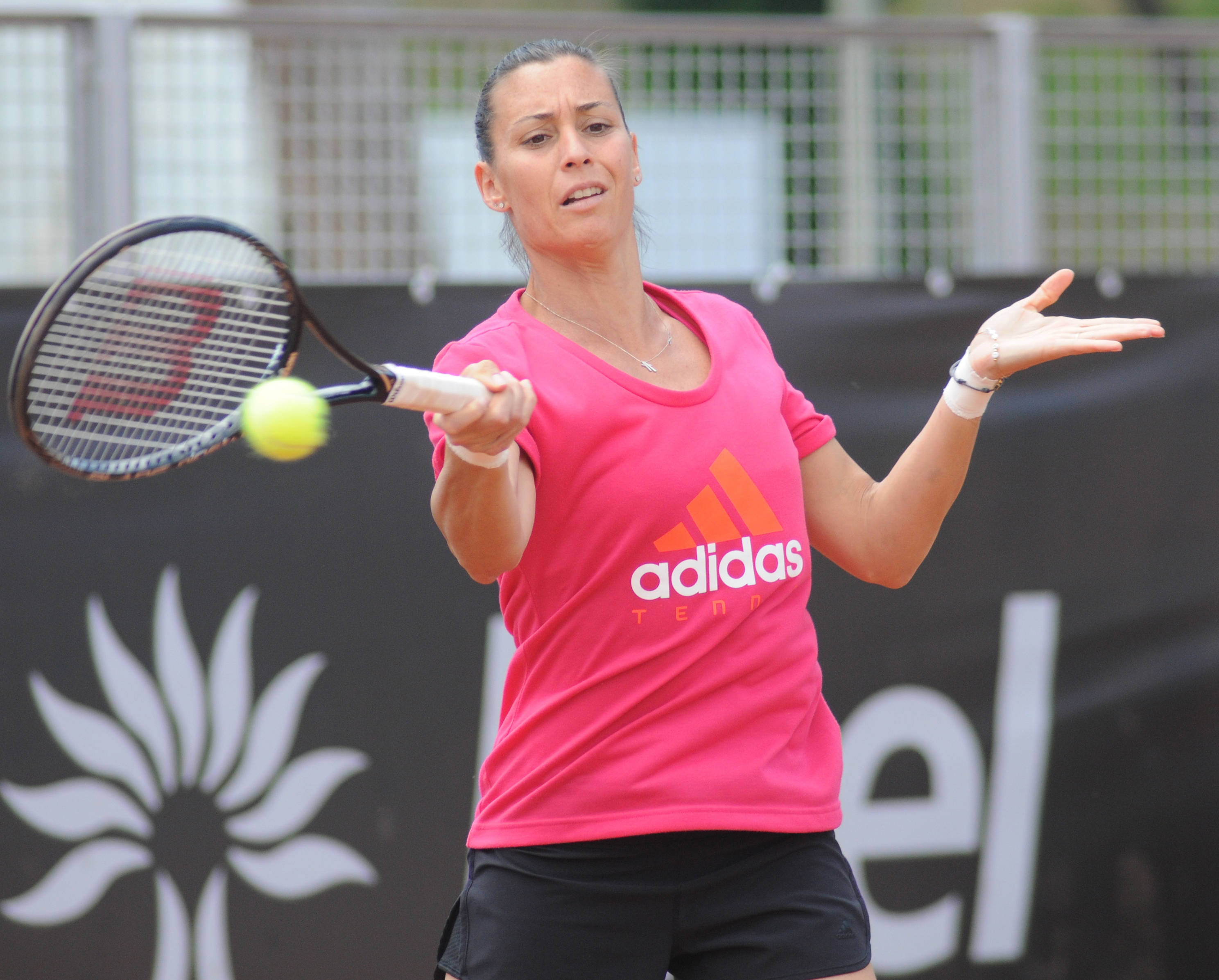 Flavia Pennetta, pink adidas shirt, yellow ball, 2K Desktop Wallpaper