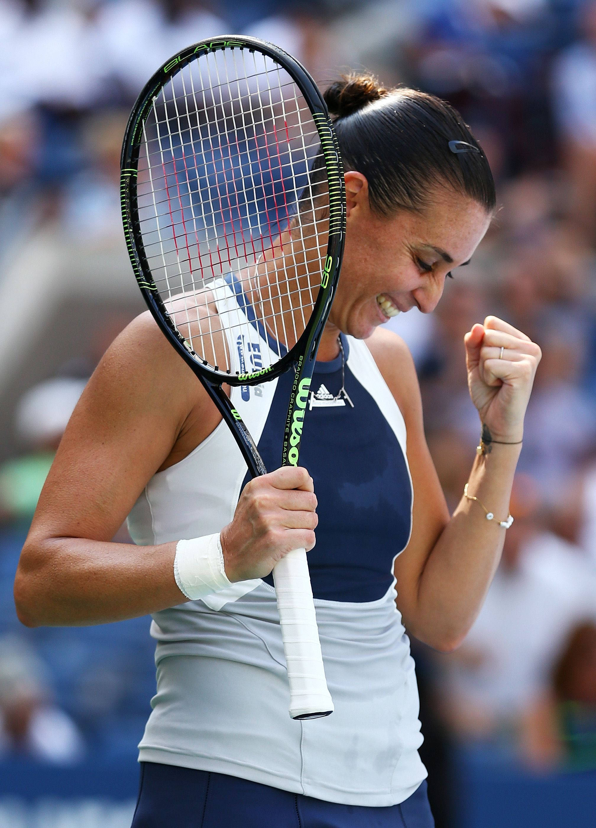 Flavia Pennetta, tennis player, clenched fist, 2K Phone Wallpaper