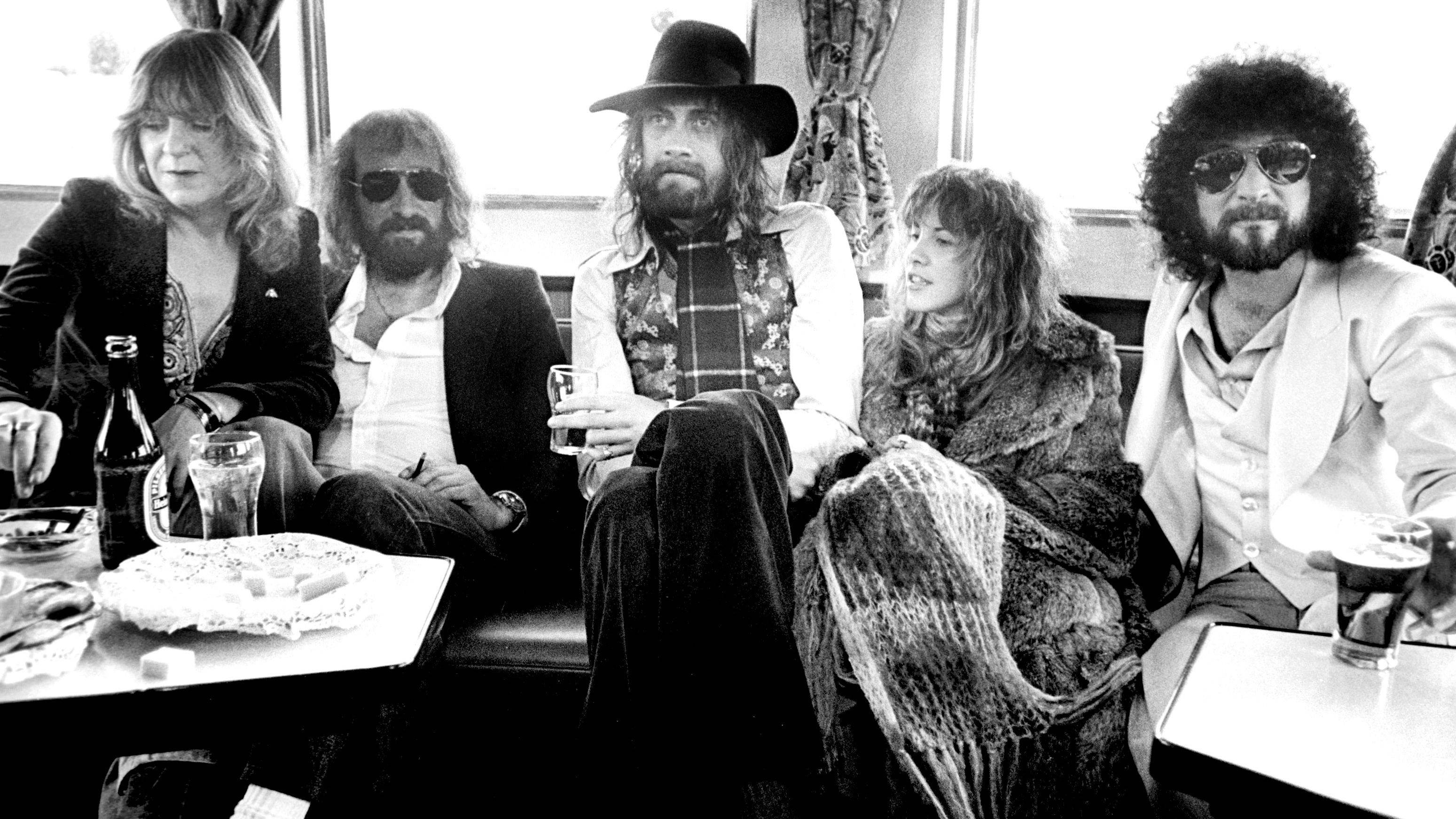 Fleetwood Mac, long-haired musicians, vintage attire, 2K Desktop Wallpaper