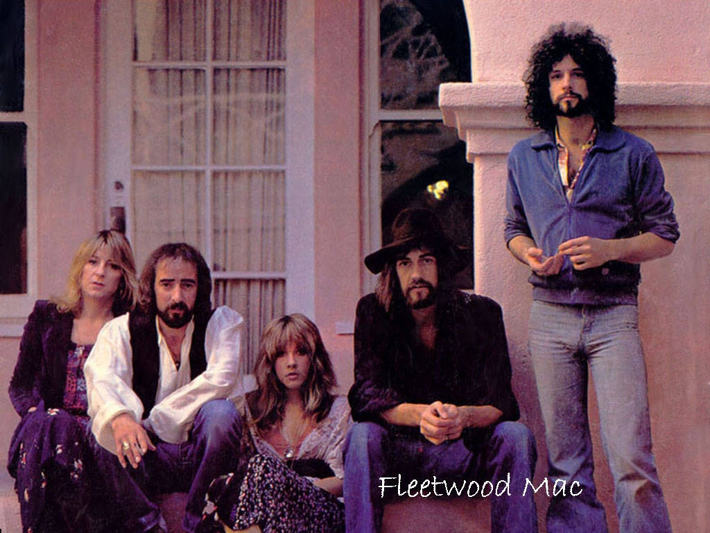 Fleetwood Mac, porch, pink stucco building, SD Desktop Wallpaper
