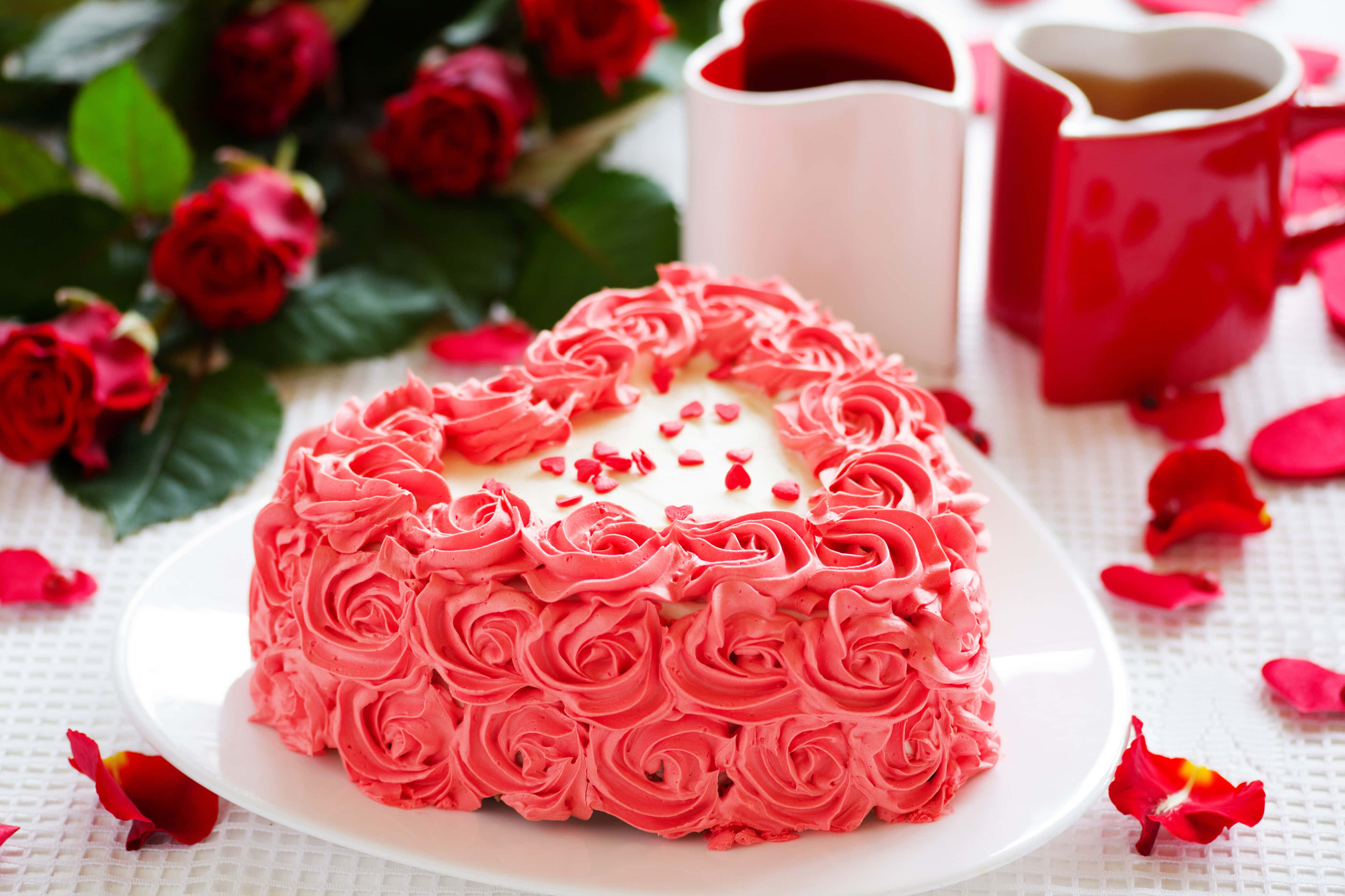floral cake, pink rose frosting, red roses, 4K Desktop Wallpaper