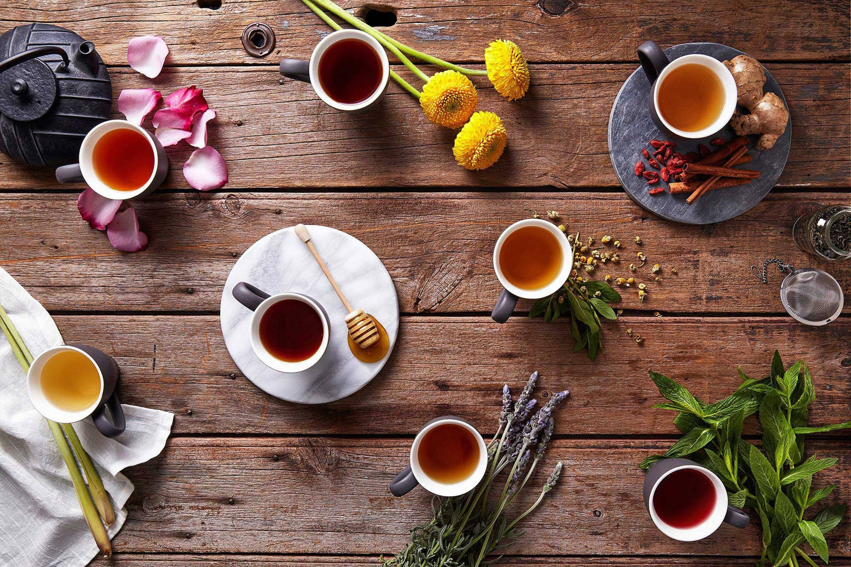 herbal teas, cups, rustic wooden table, 2K Desktop Wallpaper