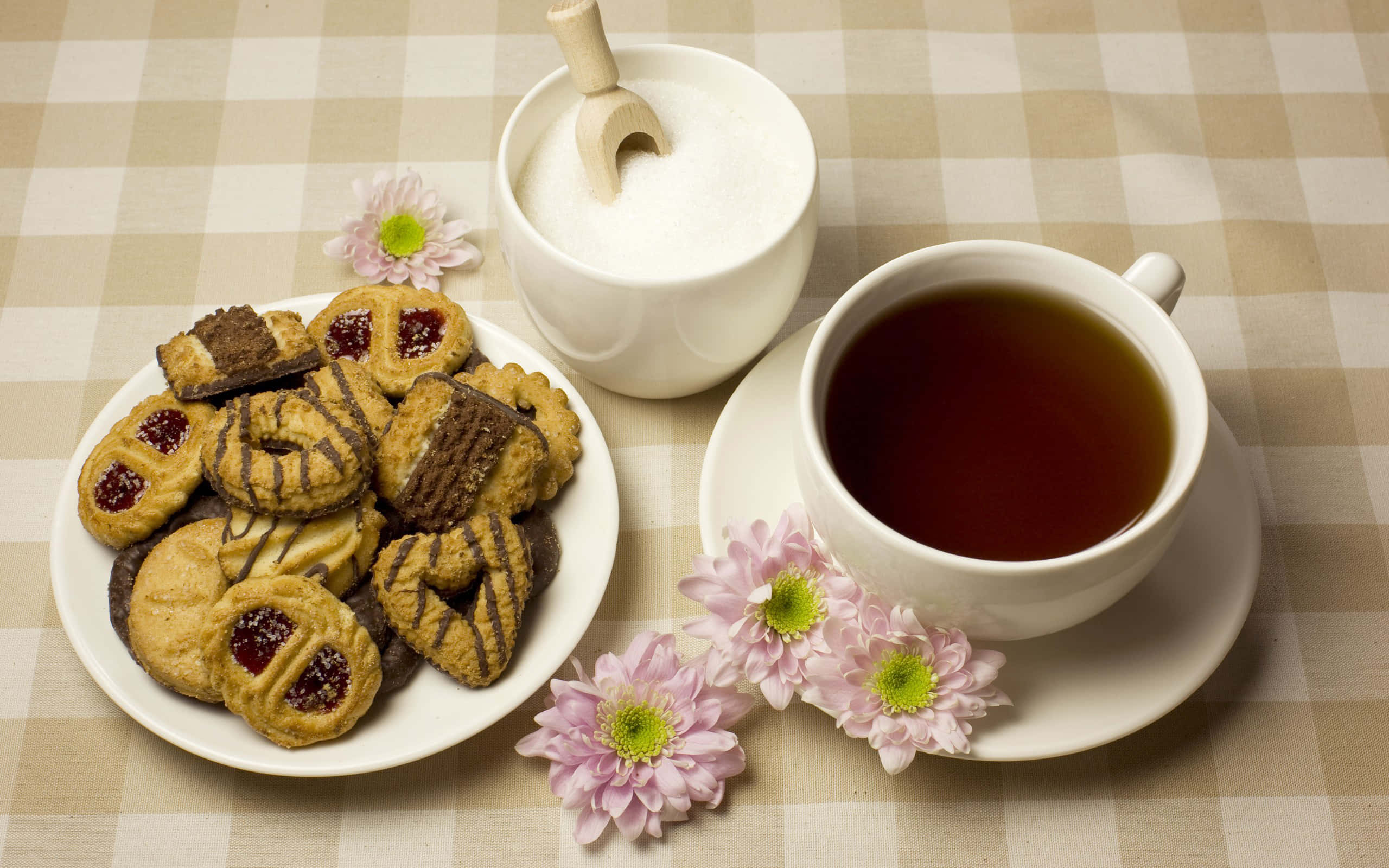floral tea, glass teapot, pink flowers, 2K Desktop Wallpaper