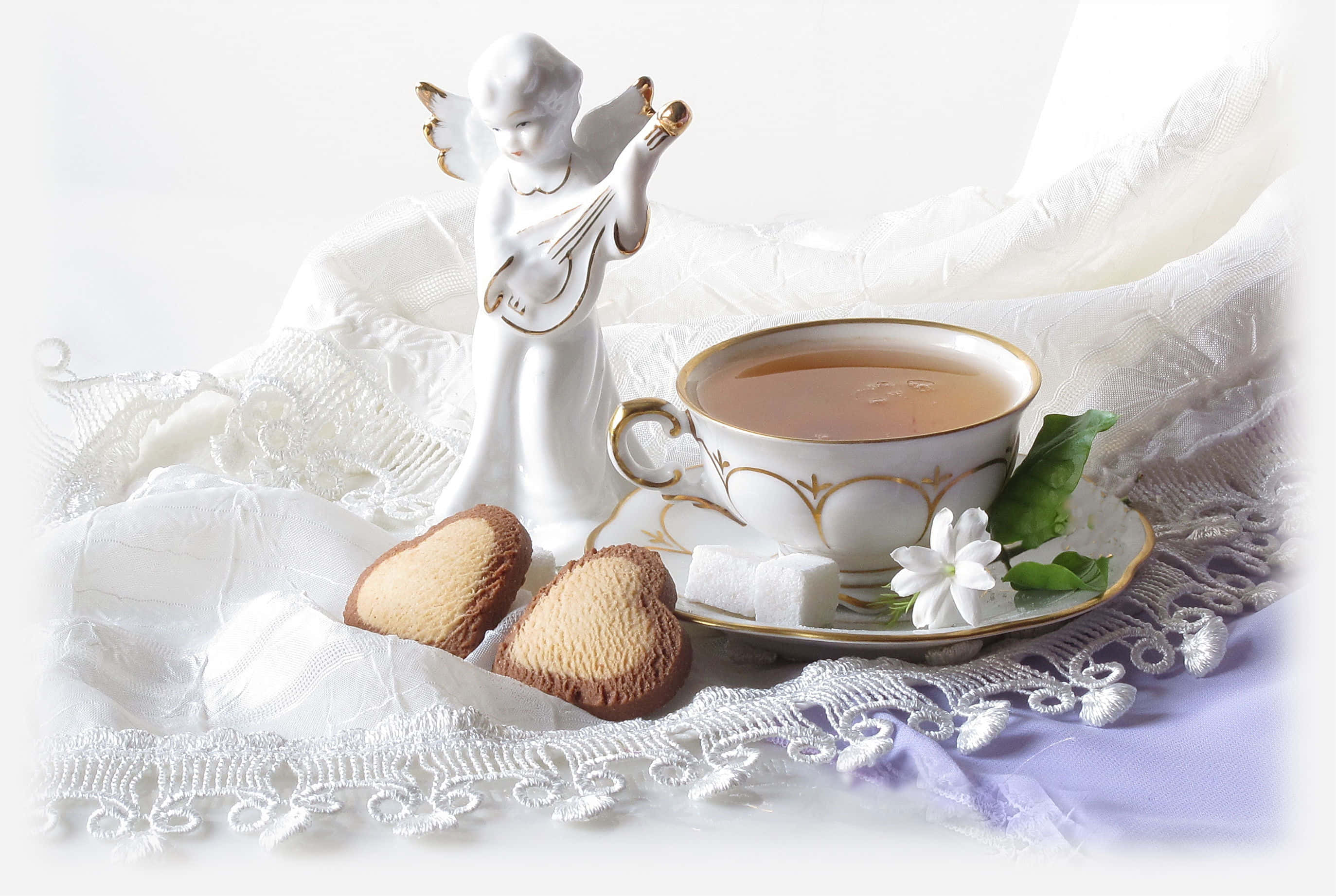 floral tea, white angel figurine, lute, 2K Desktop Wallpaper