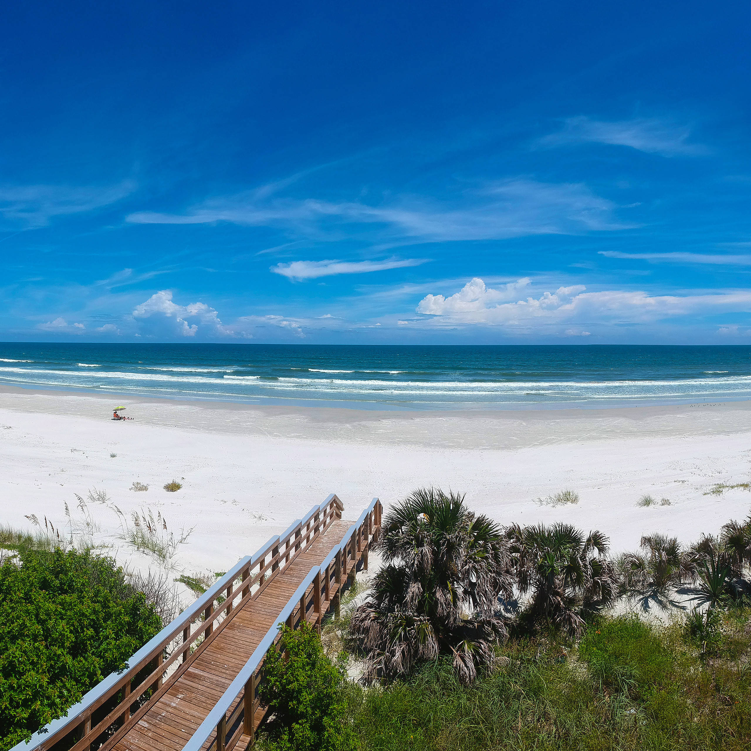 Florida Beach, long wooden boardwalk, pristine white sandy beach, 2K Desktop Wallpaper
