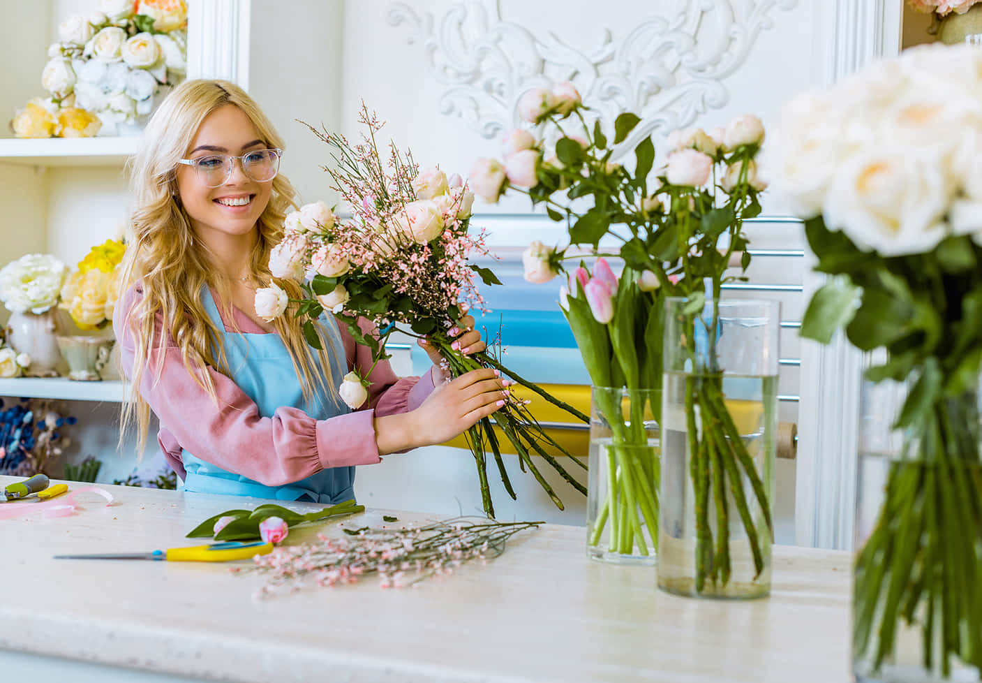 florist, white and pink roses, bright floral shop, HD Desktop Wallpaper