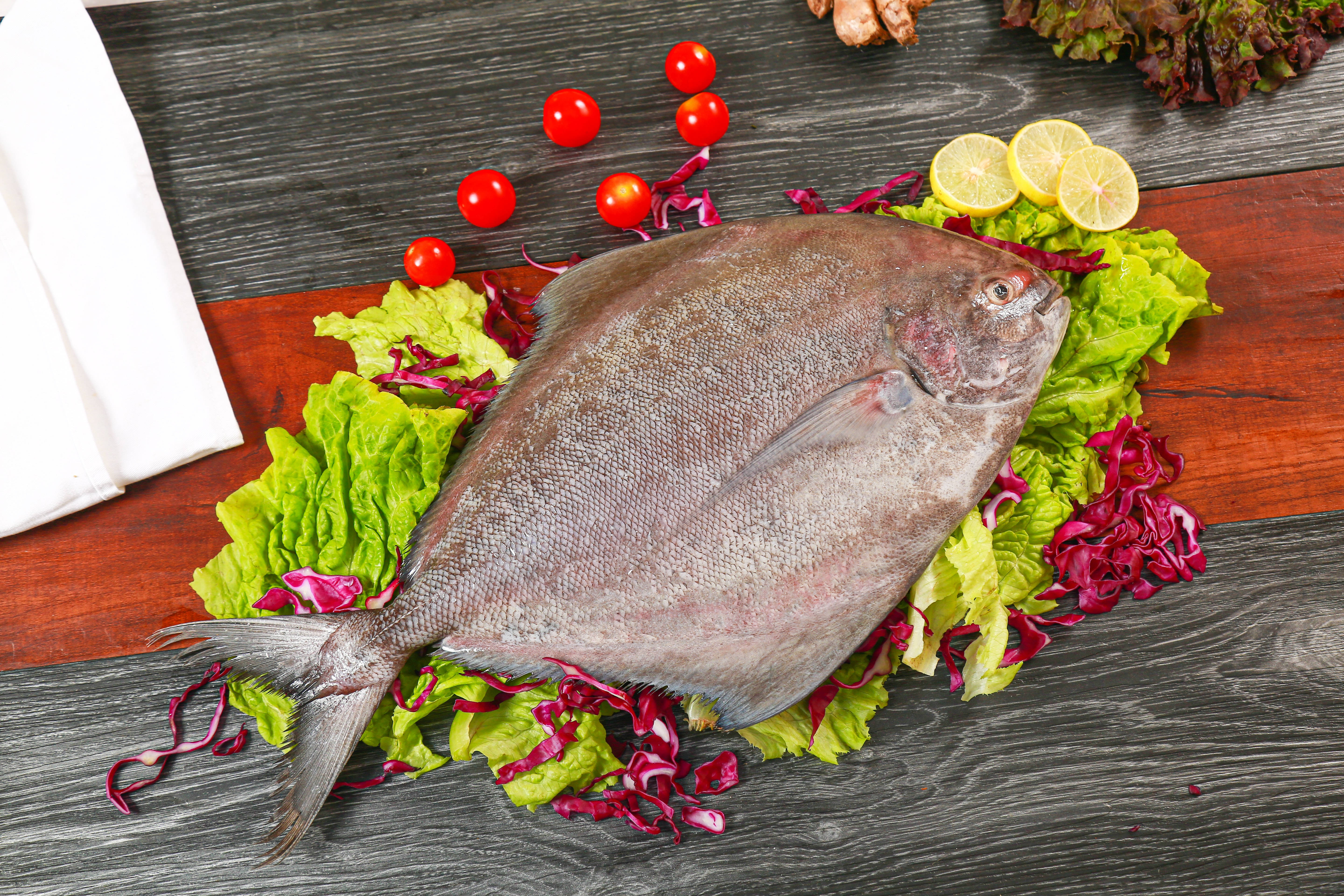 flounder, silver flounder, green and purple lettuce, 5K Desktop Wallpaper