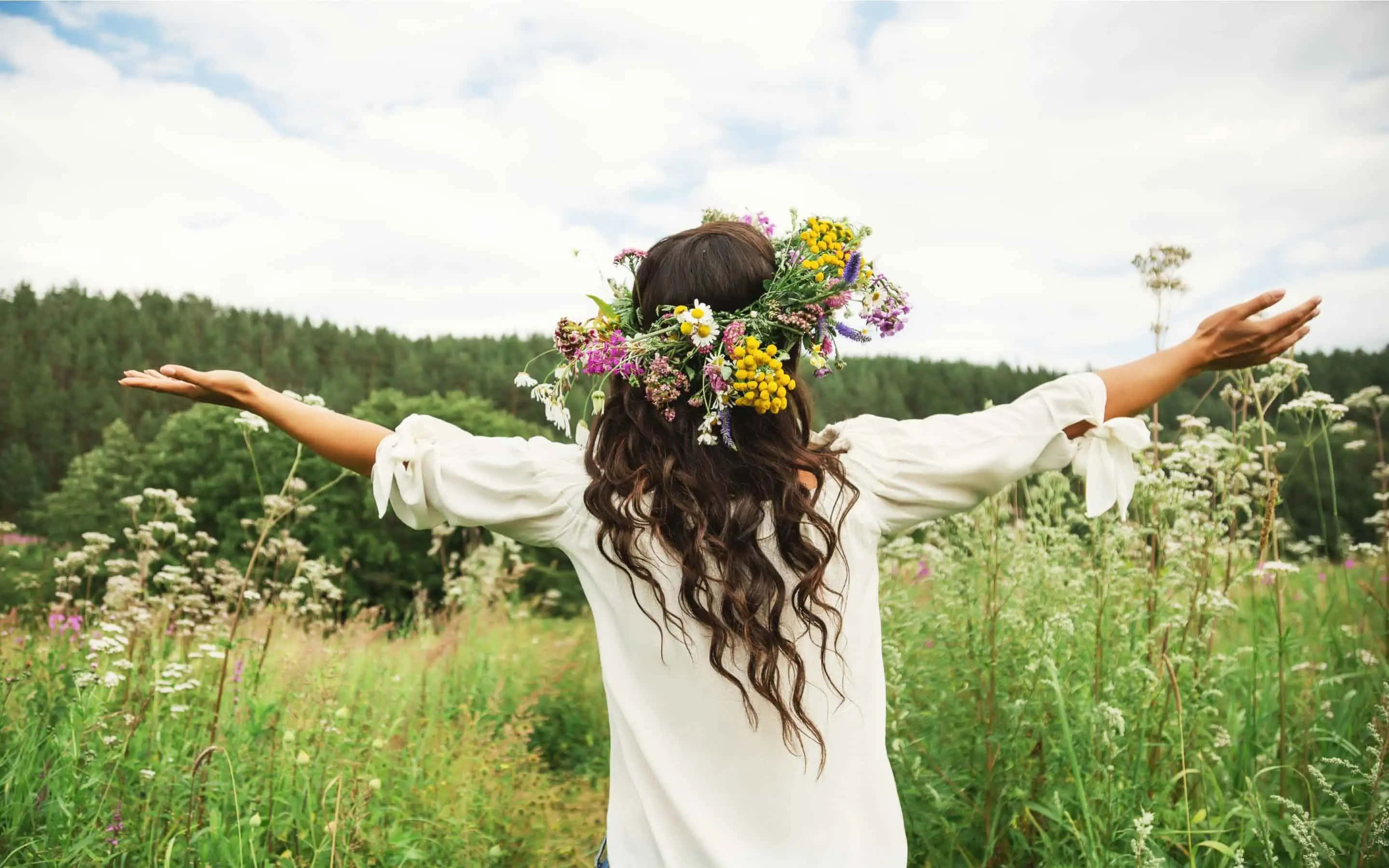 woman, flower crown, meadow, 2K Desktop Wallpaper