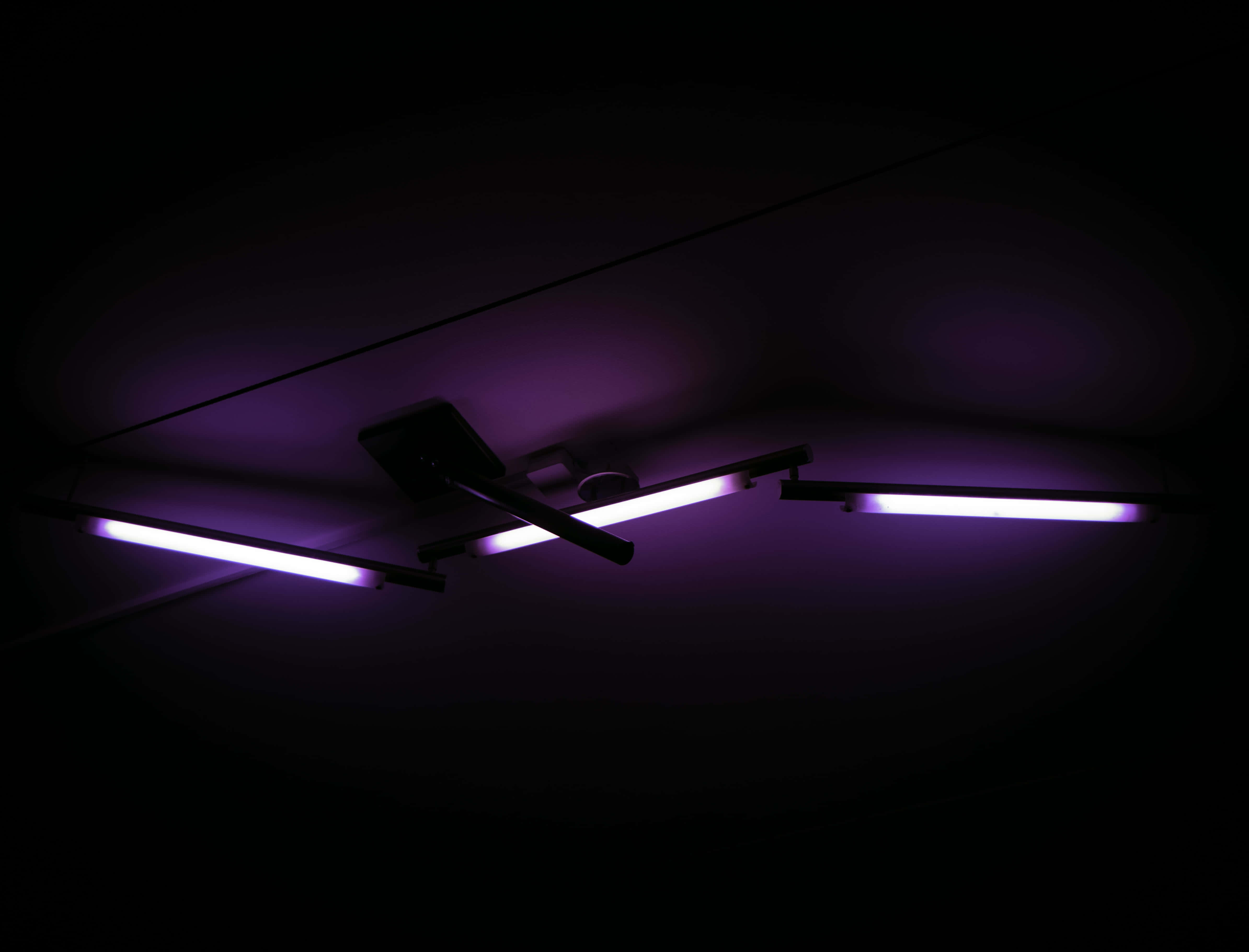 Fluorescent, Purple neon light fixtures, glowing glow, 4K Desktop Wallpaper