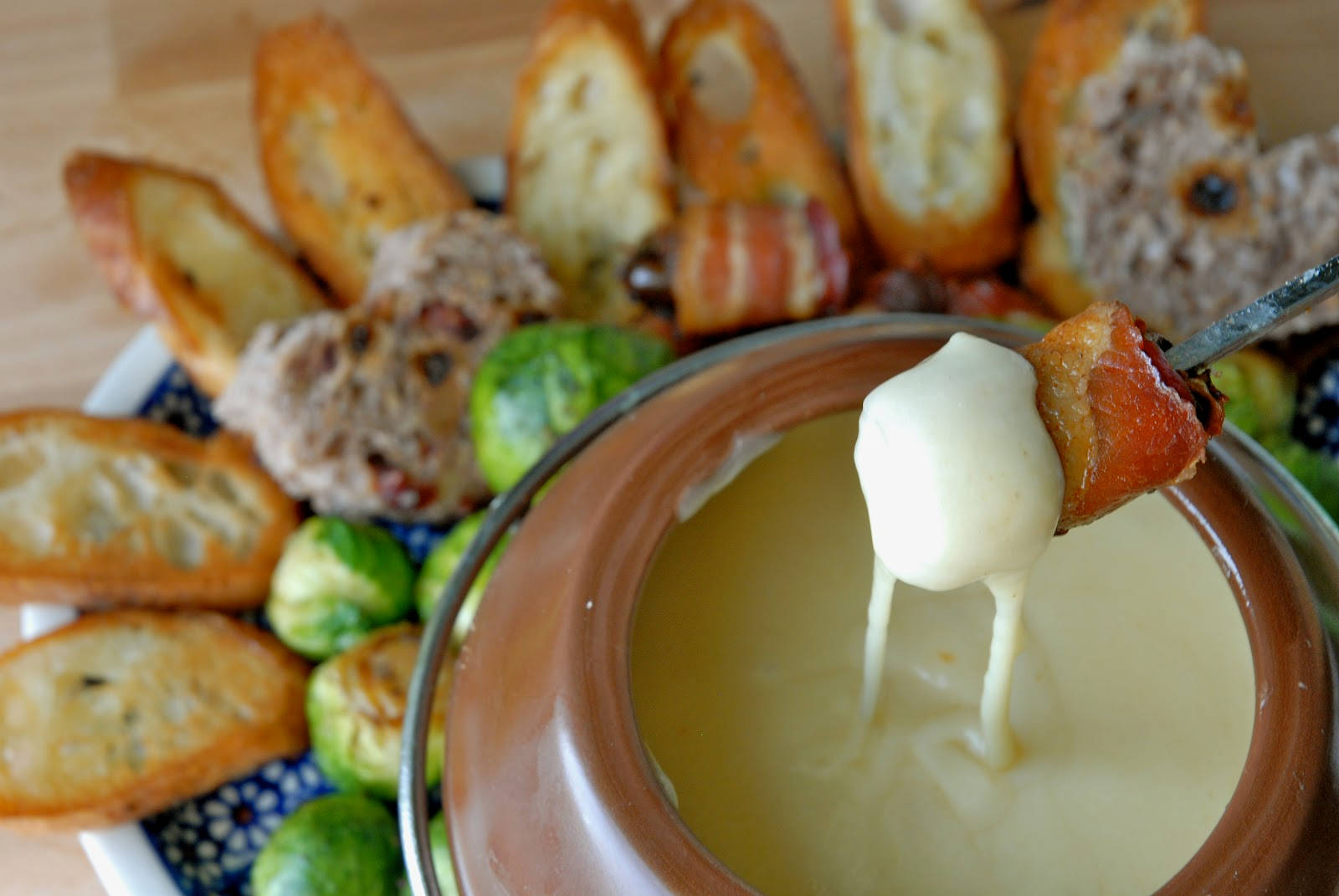 fondue, cheesy fondue dip, bread, HD Desktop Wallpaper