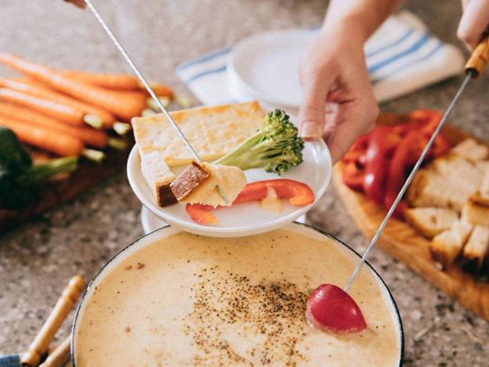 fondue, cheese fondue, black pepper, HD Desktop Wallpaper
