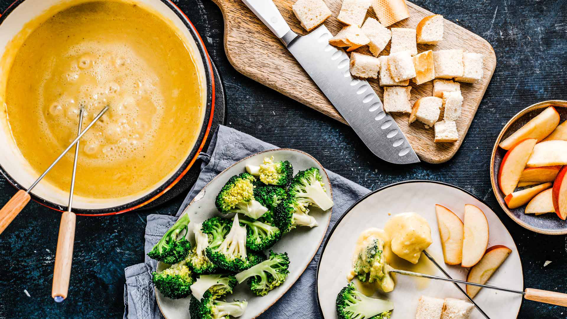 vegetable and fruit fondue, broccoli, apple slices, Full HD Desktop Wallpaper