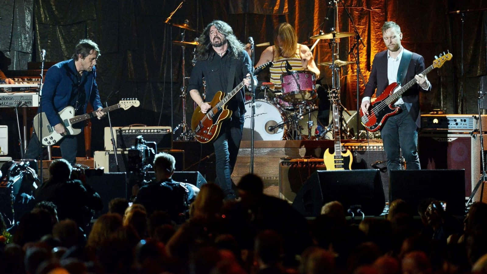 Foo Fighters, live concert performance, guitars, HD Desktop Wallpaper