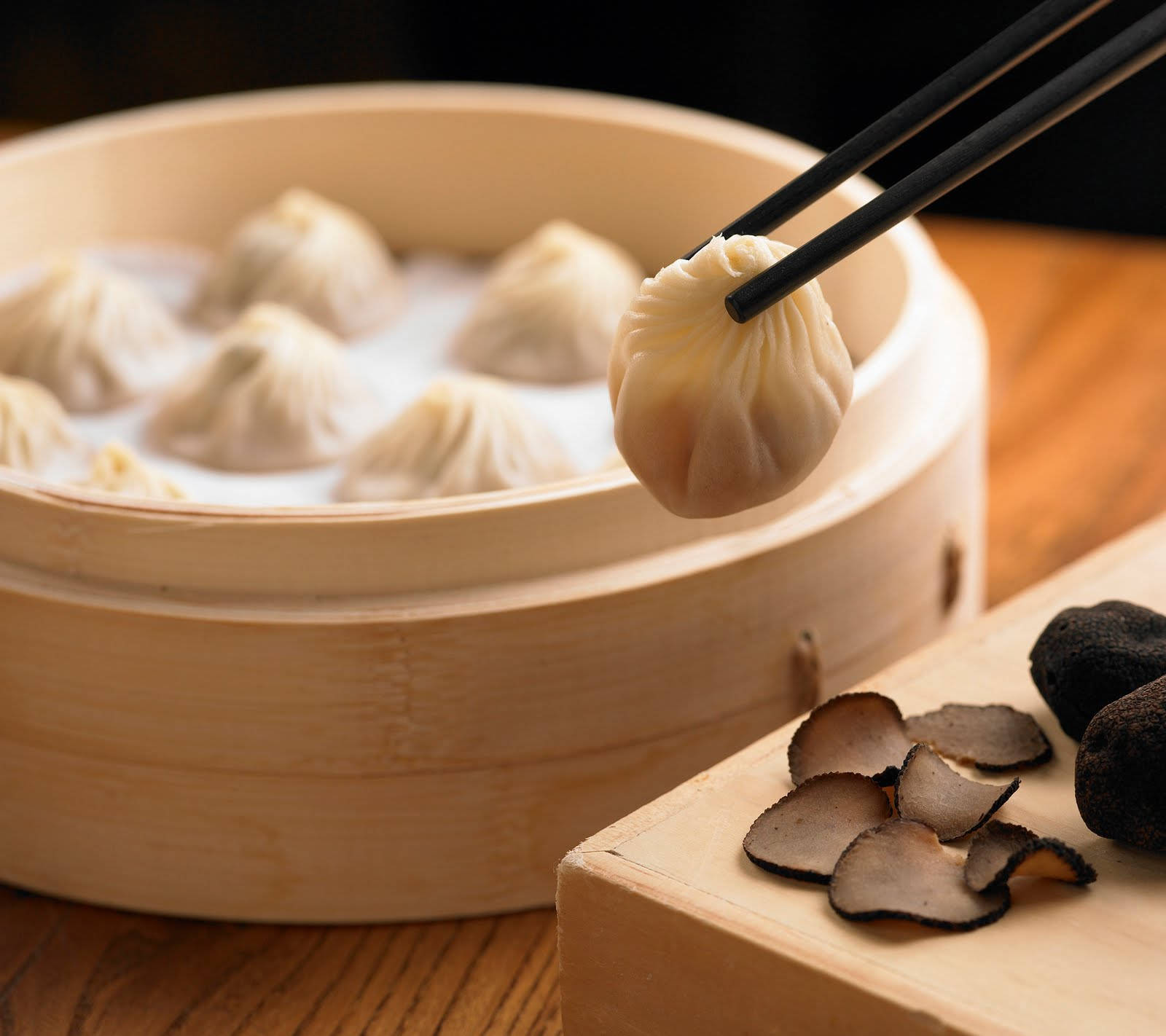 mini xiaolongbao, chinese traditional soup dumpling, steaming bamboo basket, HD Desktop Wallpaper