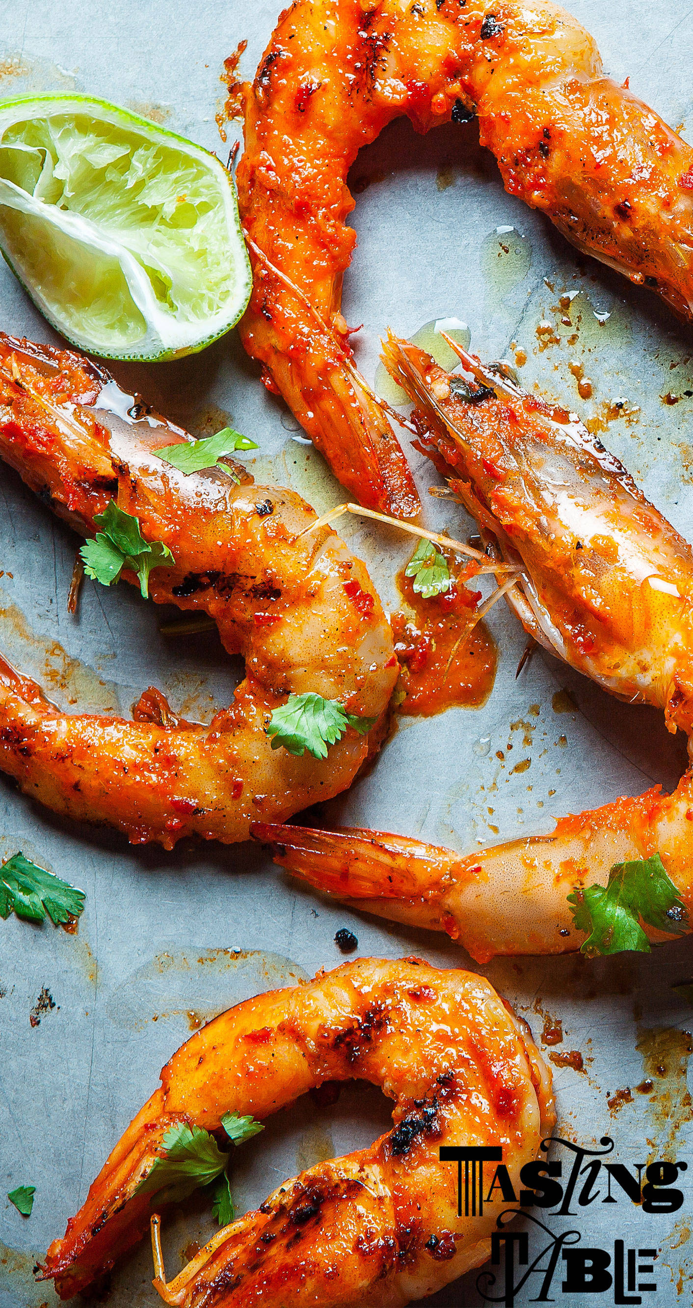 baked shrimps, spicy sauce, lime, 2K Phone Wallpaper