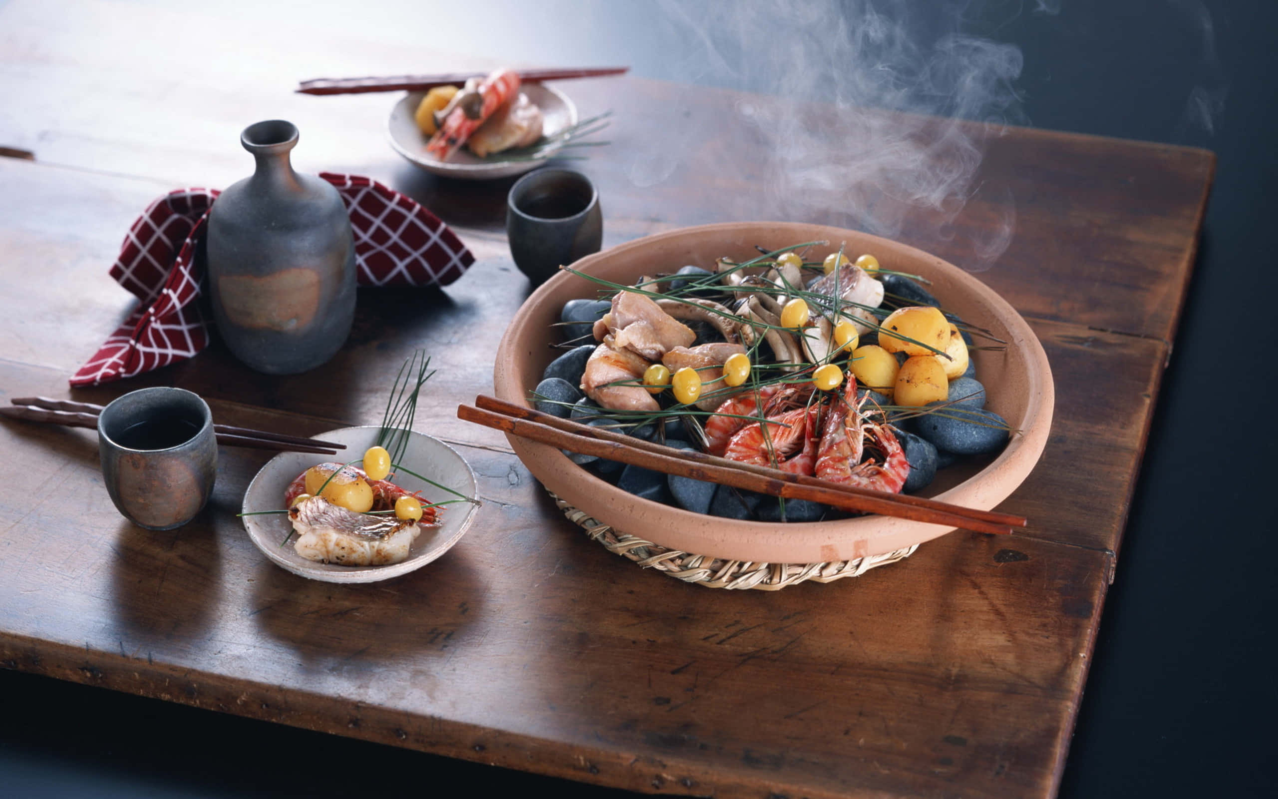 seafood, potatoes, wooden table, 2K Desktop Wallpaper