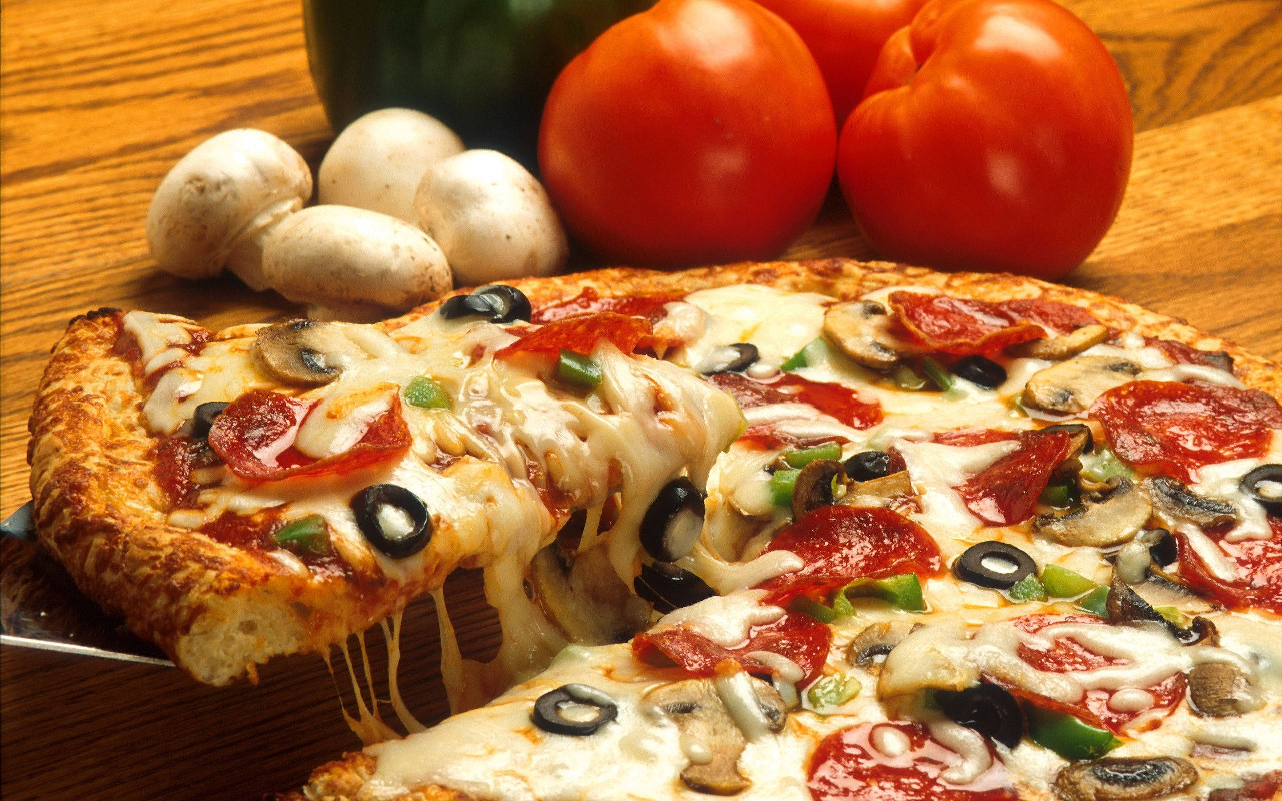 Pepperoni Supreme Pizza, cheesy, mushrooms, 2K Desktop Wallpaper