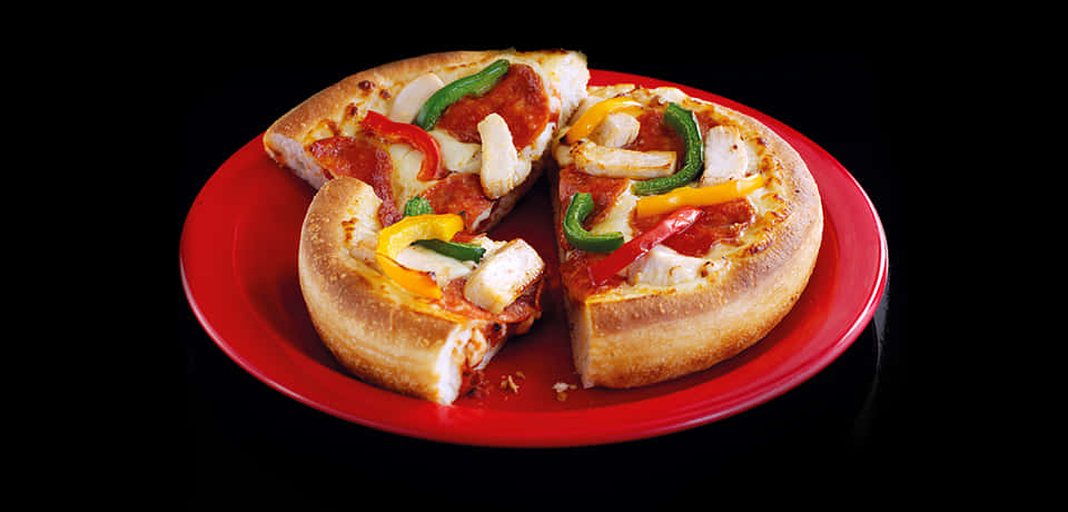sliced vegetable pizza, red plate, deep-dish pizza, SD Desktop Wallpaper