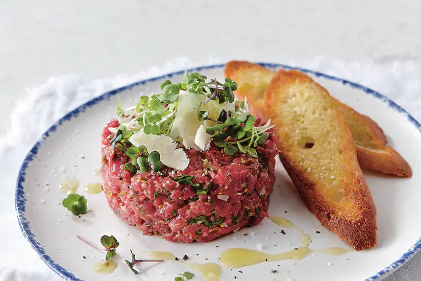 steak tartare, garlic scapes, microgreens, SD Desktop Wallpaper