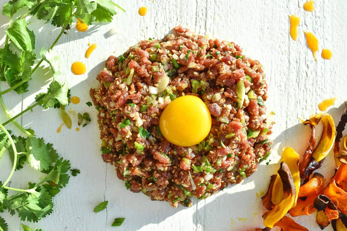Japanese Steak Tartare, beef tartare, raw egg yolk, SD Desktop Wallpaper