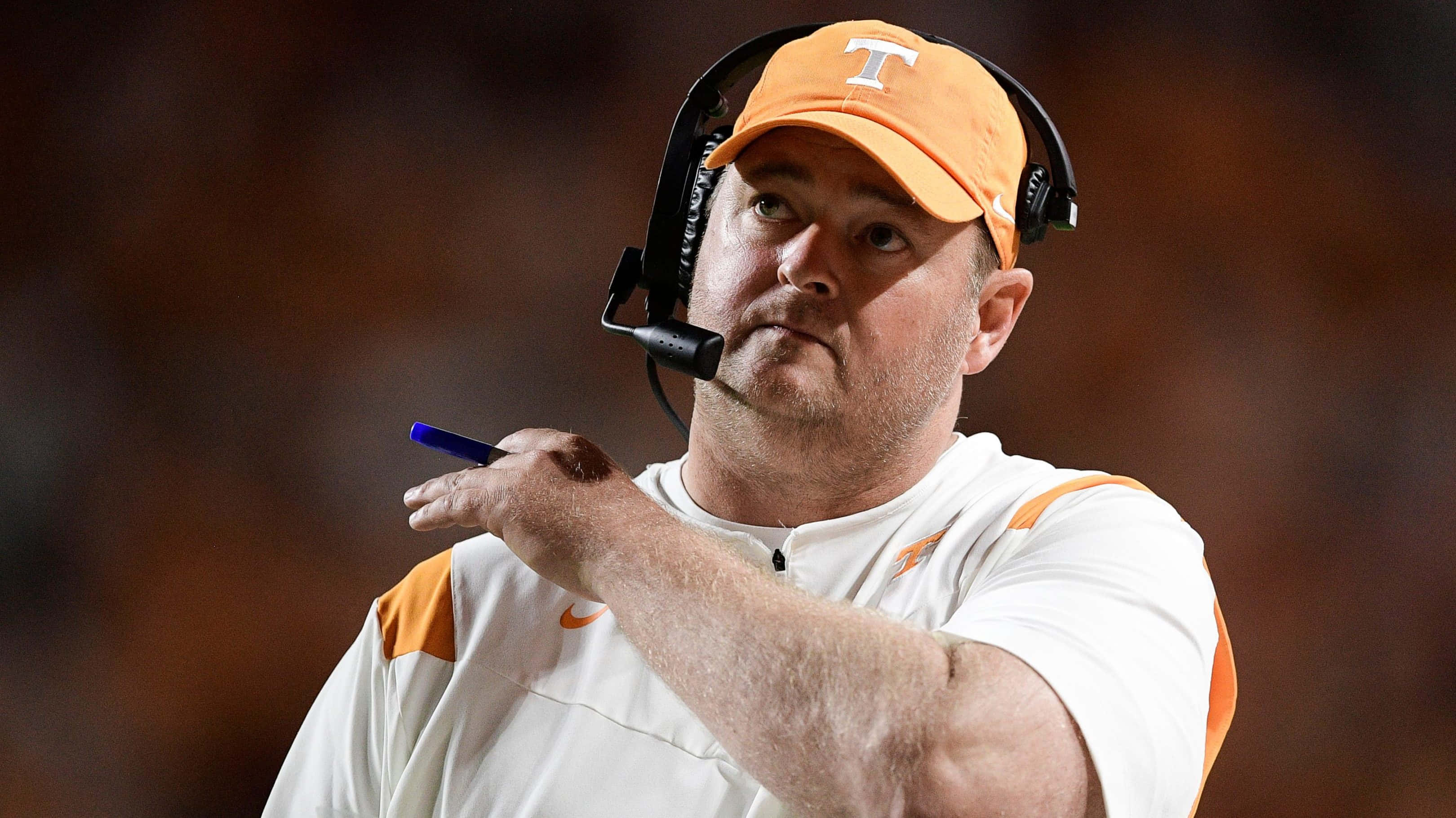 football coach, orange and white gear, night game, 2K Desktop Wallpaper