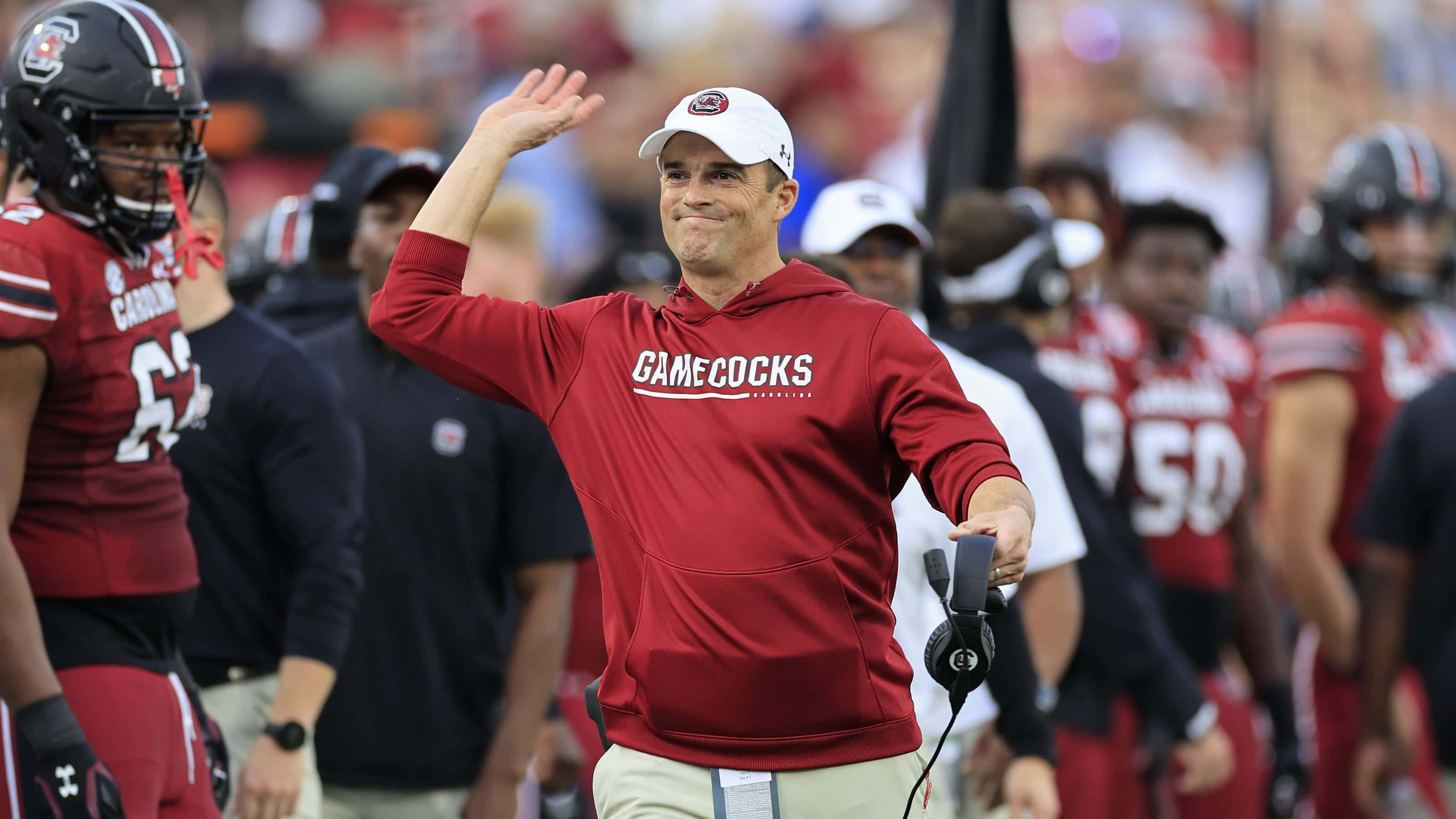 Football Coach, red Gamecocks hoodie, sidelines, 2K Desktop Wallpaper