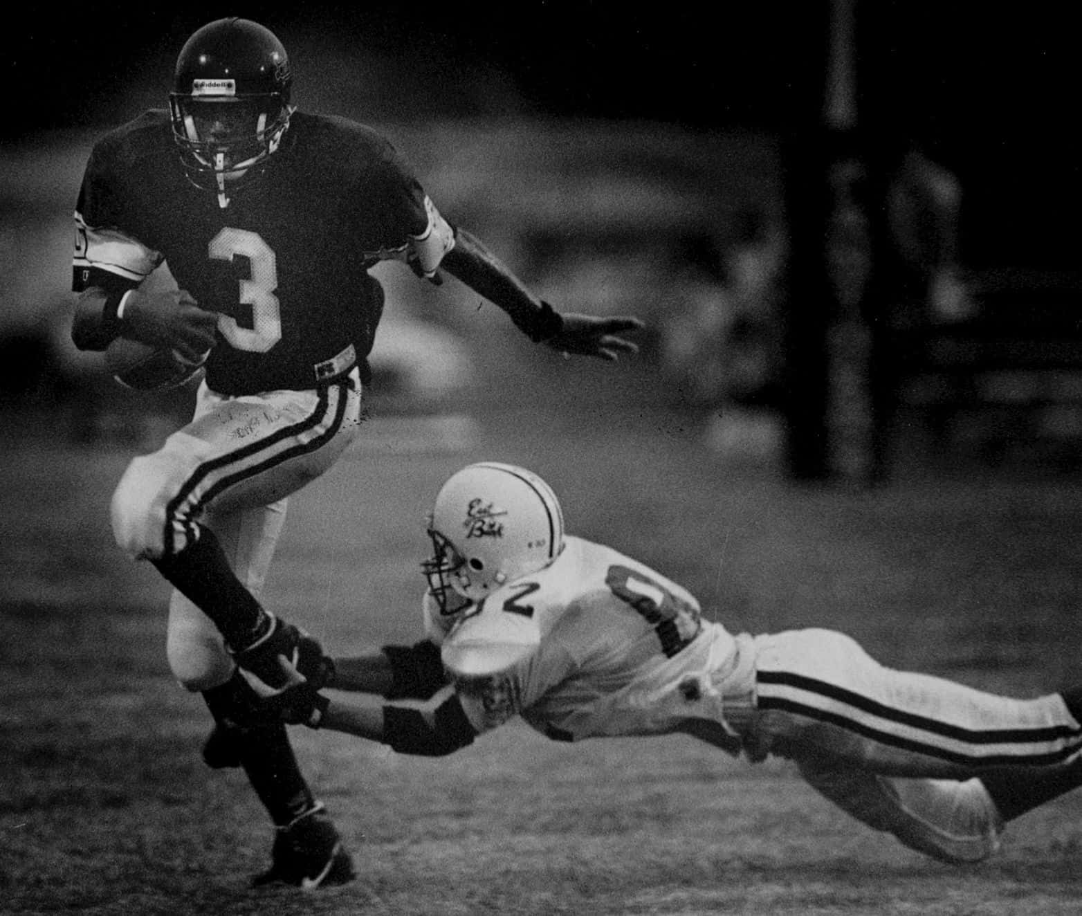 football player, jersey number 3, tackled by an opponent, HD Desktop Wallpaper