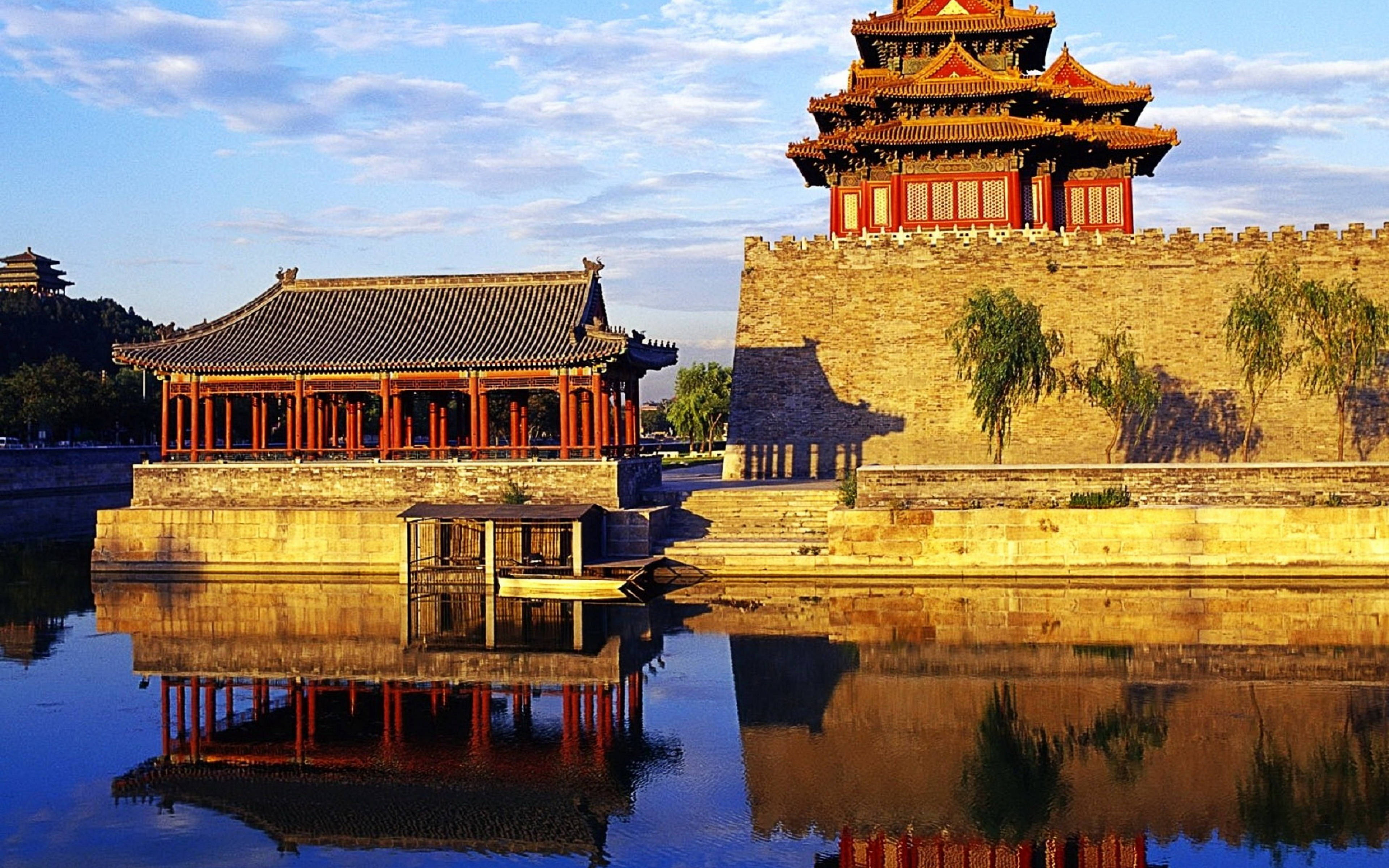 Forbidden City, red pillars, golden roofs, 4K Desktop Wallpaper