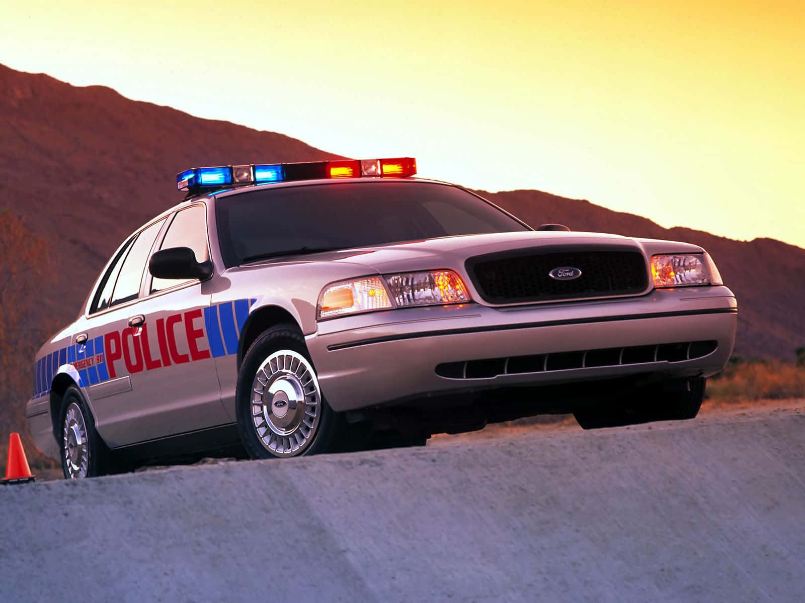 Ford Crown Victoria, silver, flashing lights, HD Desktop Wallpaper