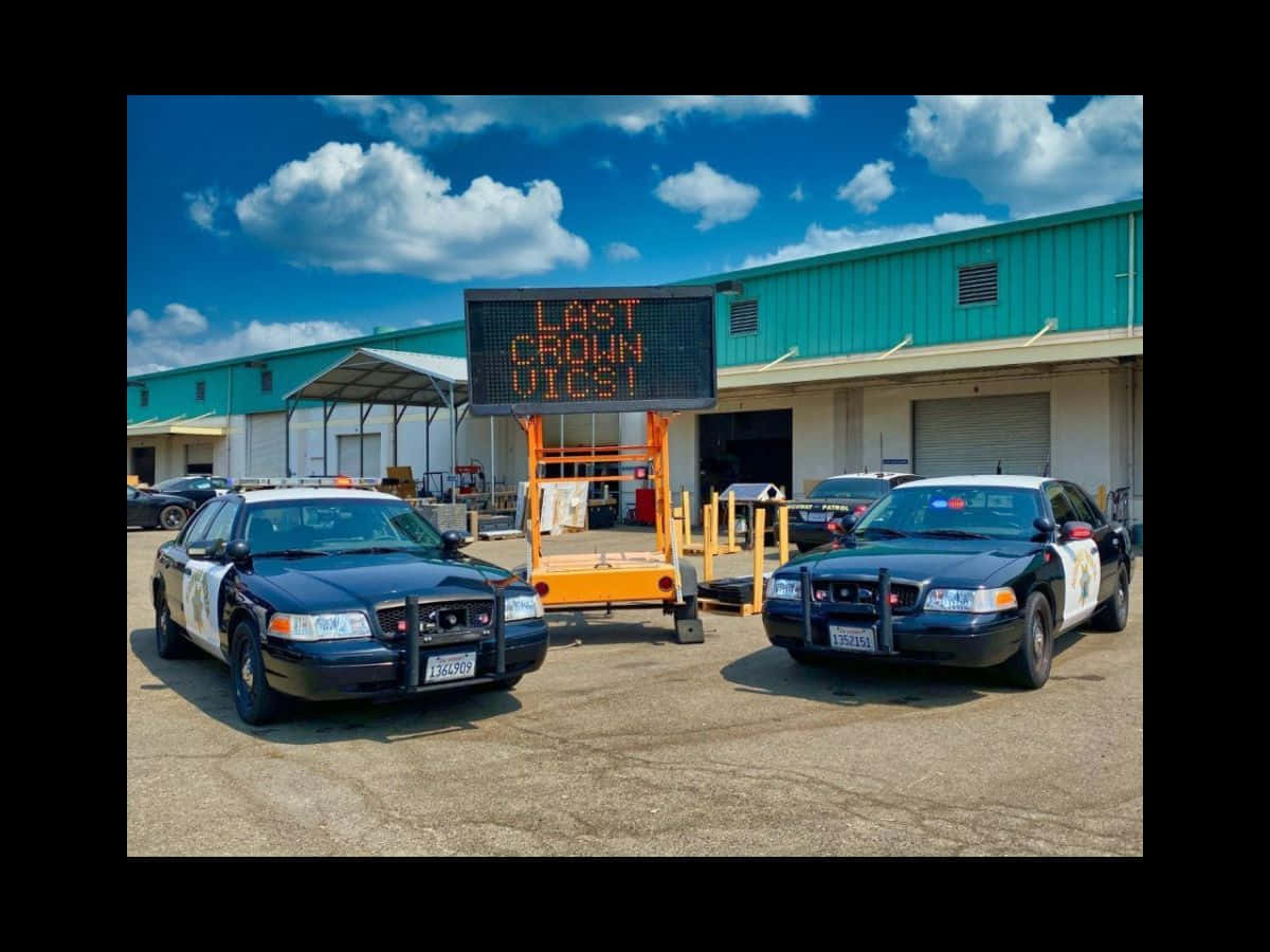 Ford Crown Victoria, police cars, teal warehouse, SD Desktop Wallpaper