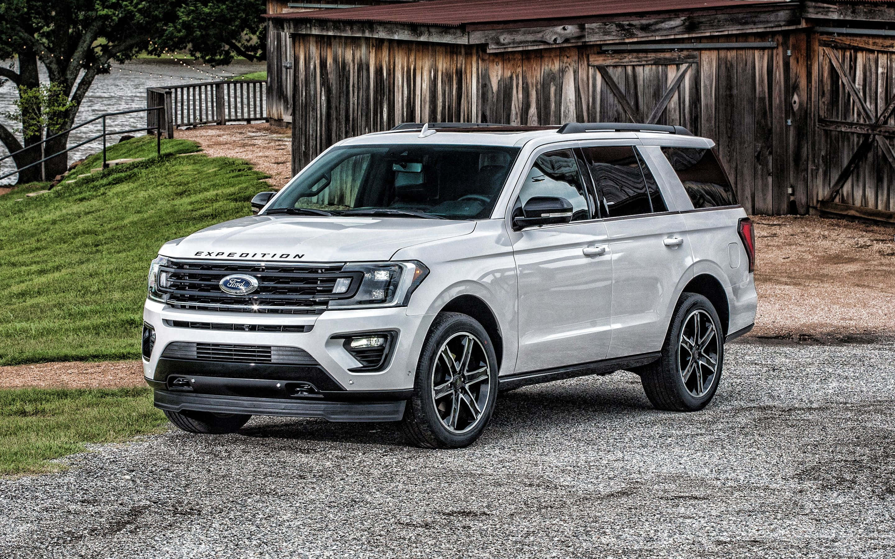 2021 Ford Expedition, white, gravel, 2K Desktop Wallpaper